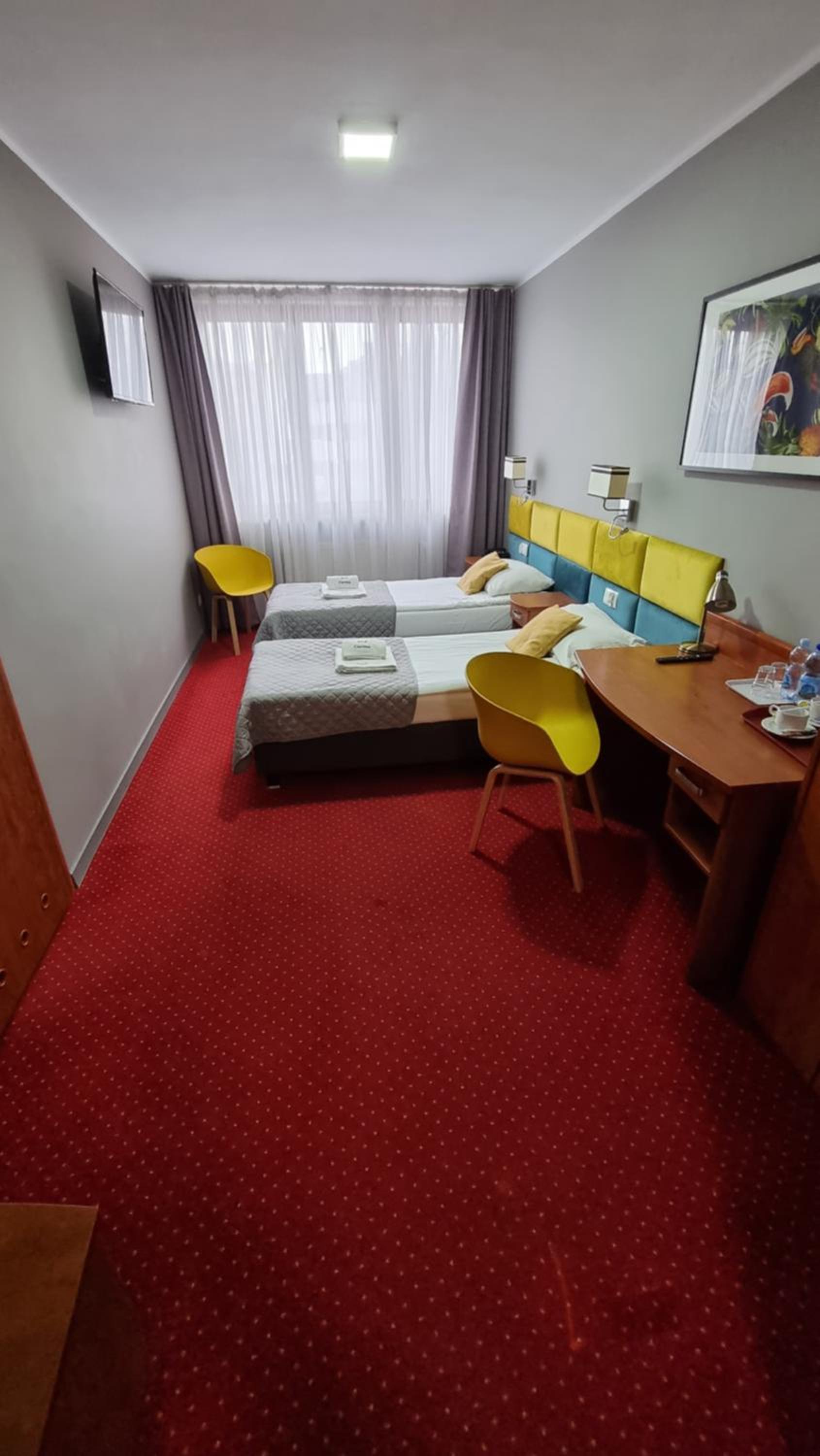 Twin Room - Photo 2