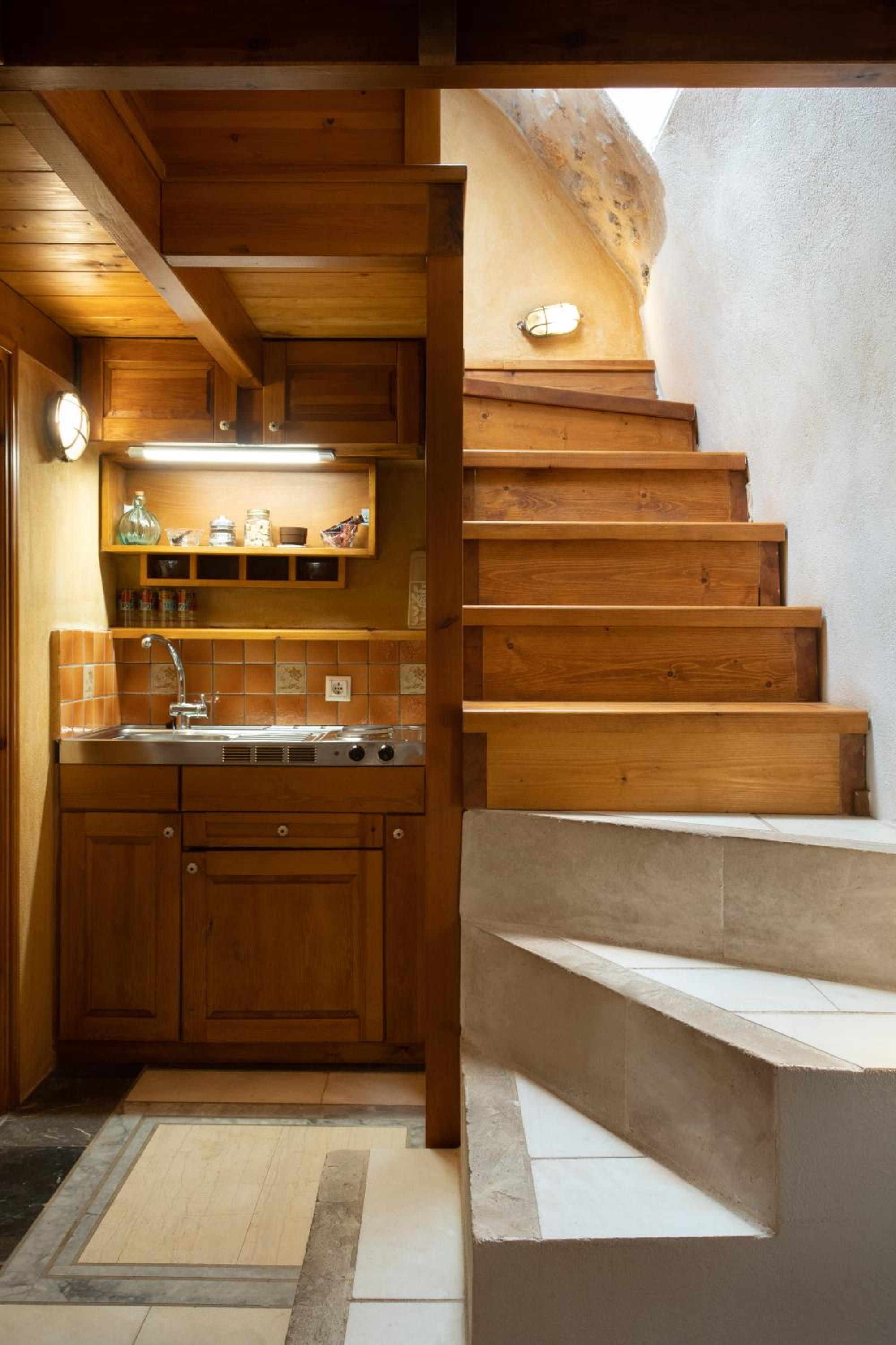 House - Split Level photo 3