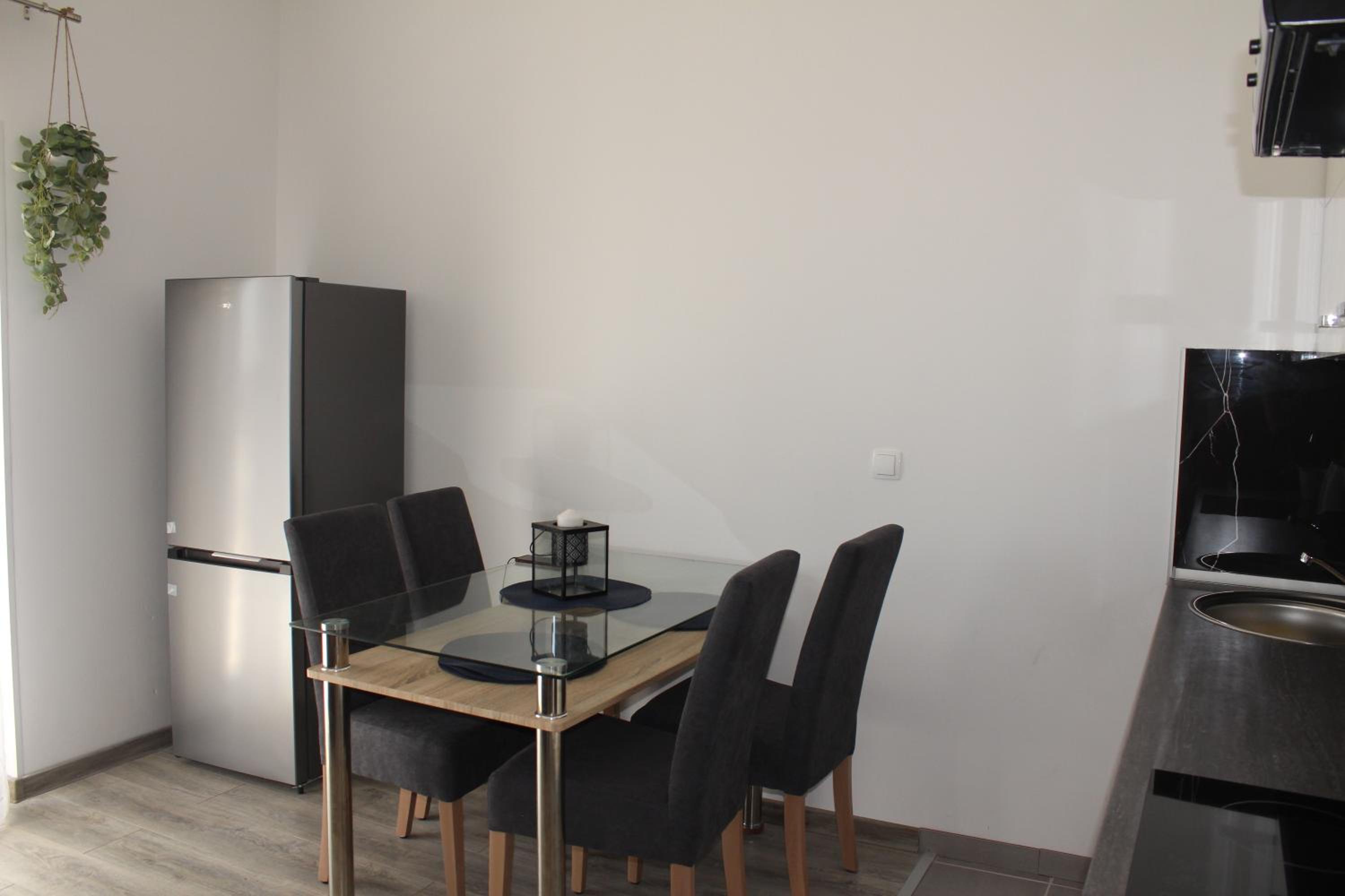 One-Bedroom Apartment - Photo 12