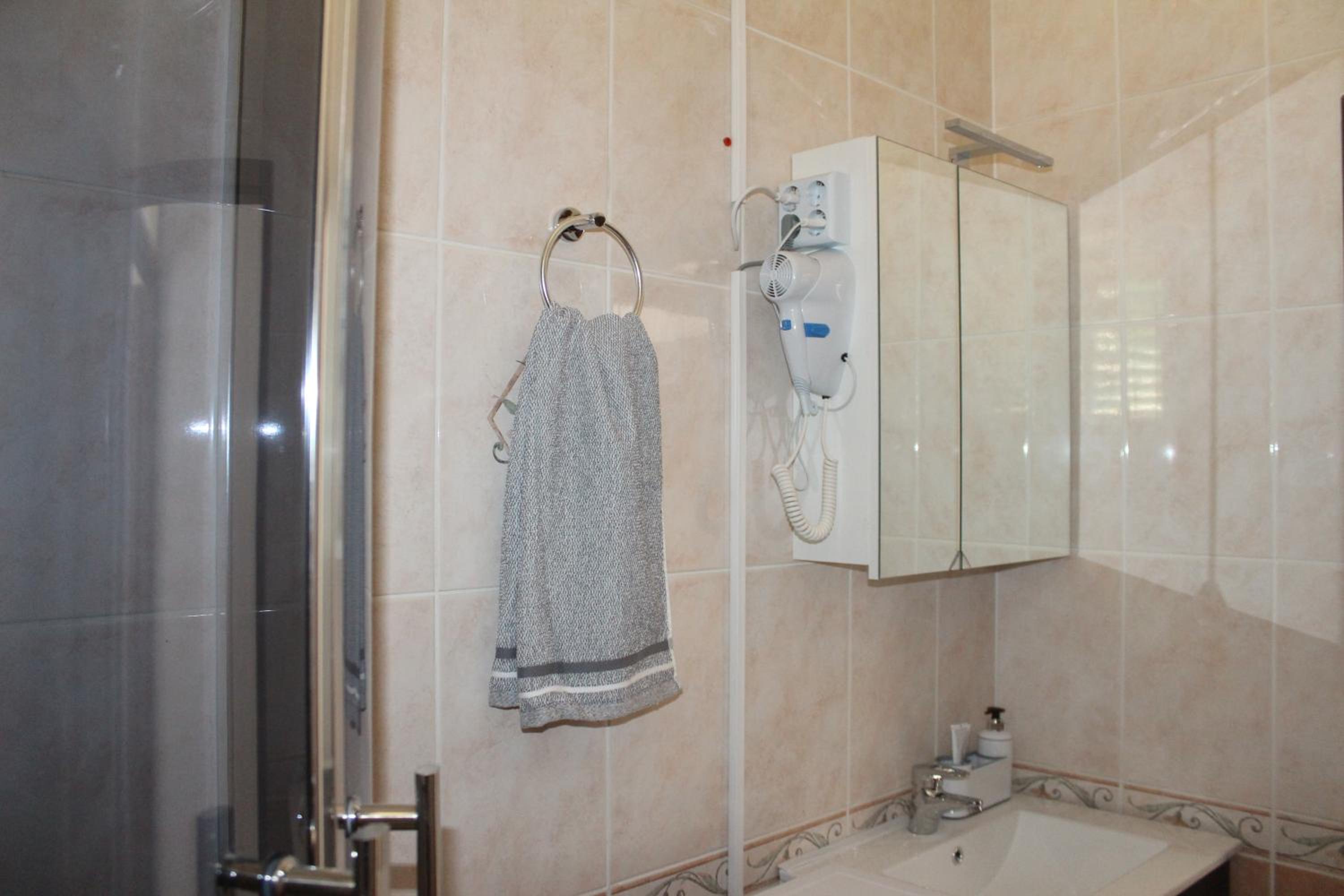 One-Bedroom Apartment - Photo 6
