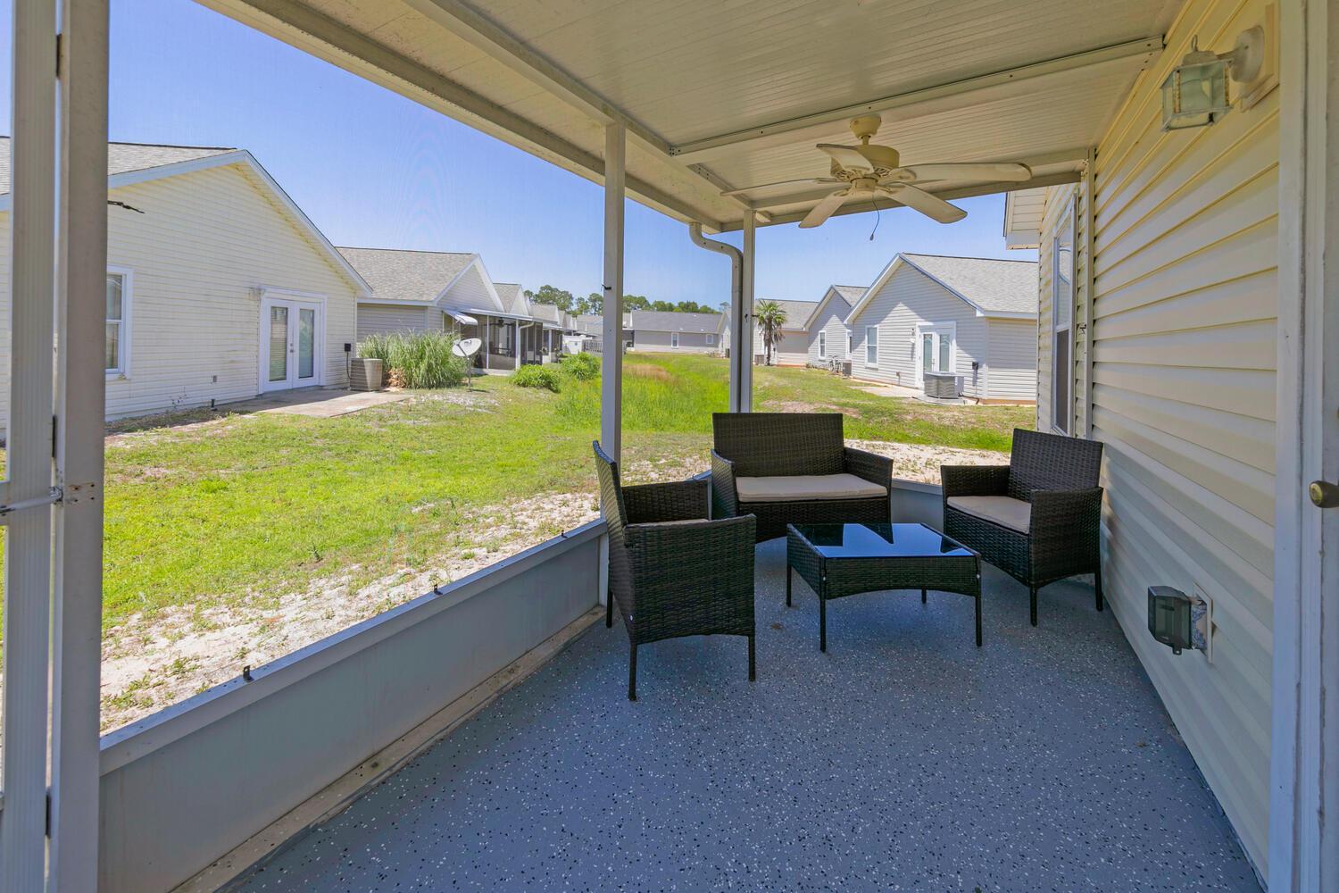 Three-Bedroom House - Photo 4