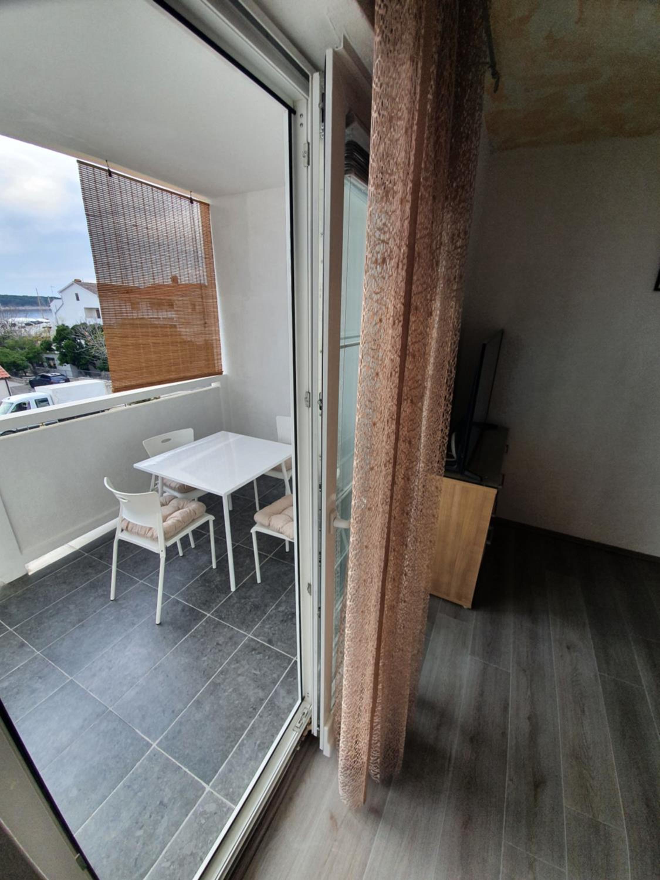 One-Bedroom Apartment - Photo 11