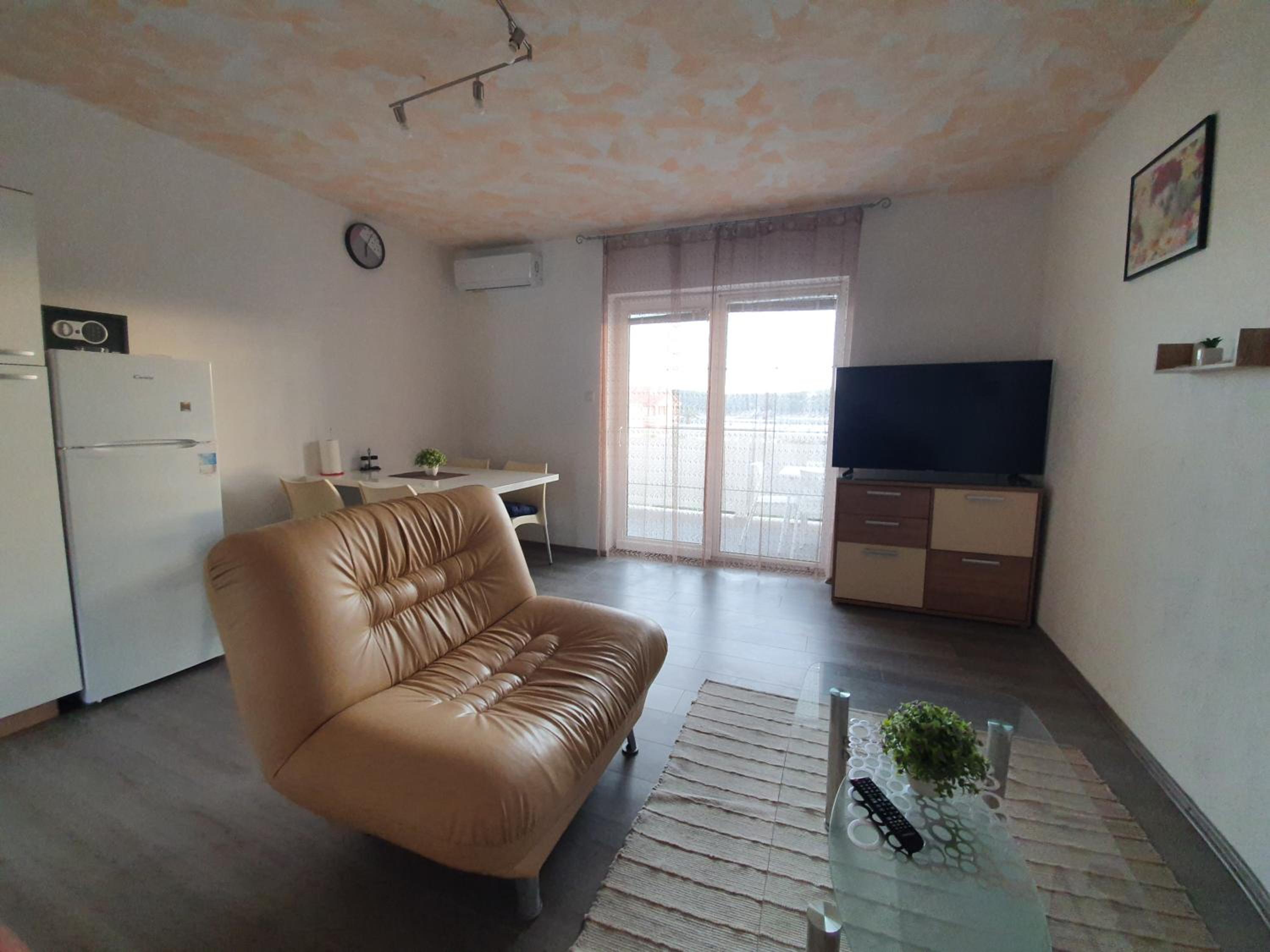 One-Bedroom Apartment - Photo 10