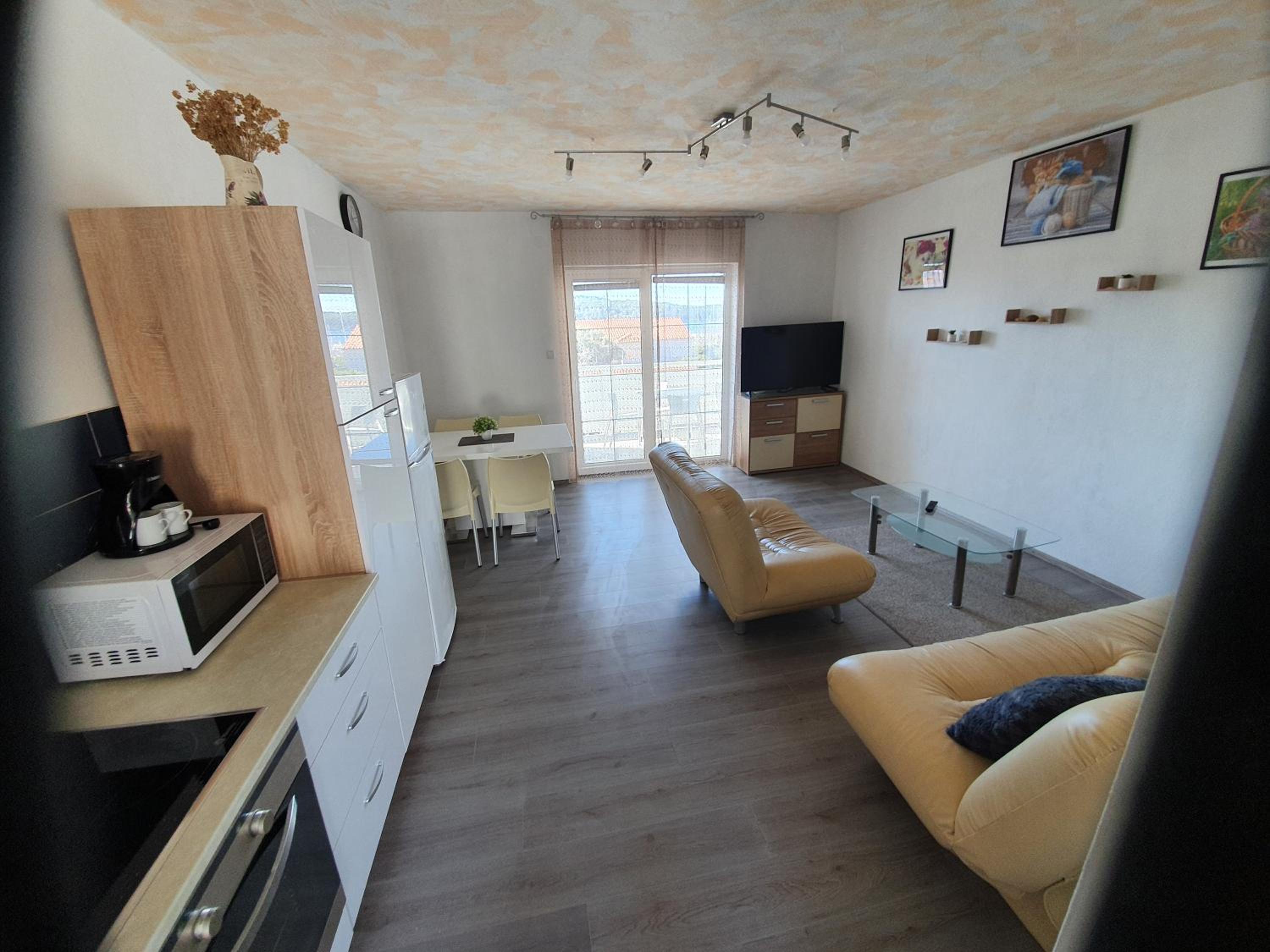 One-Bedroom Apartment - Photo 9