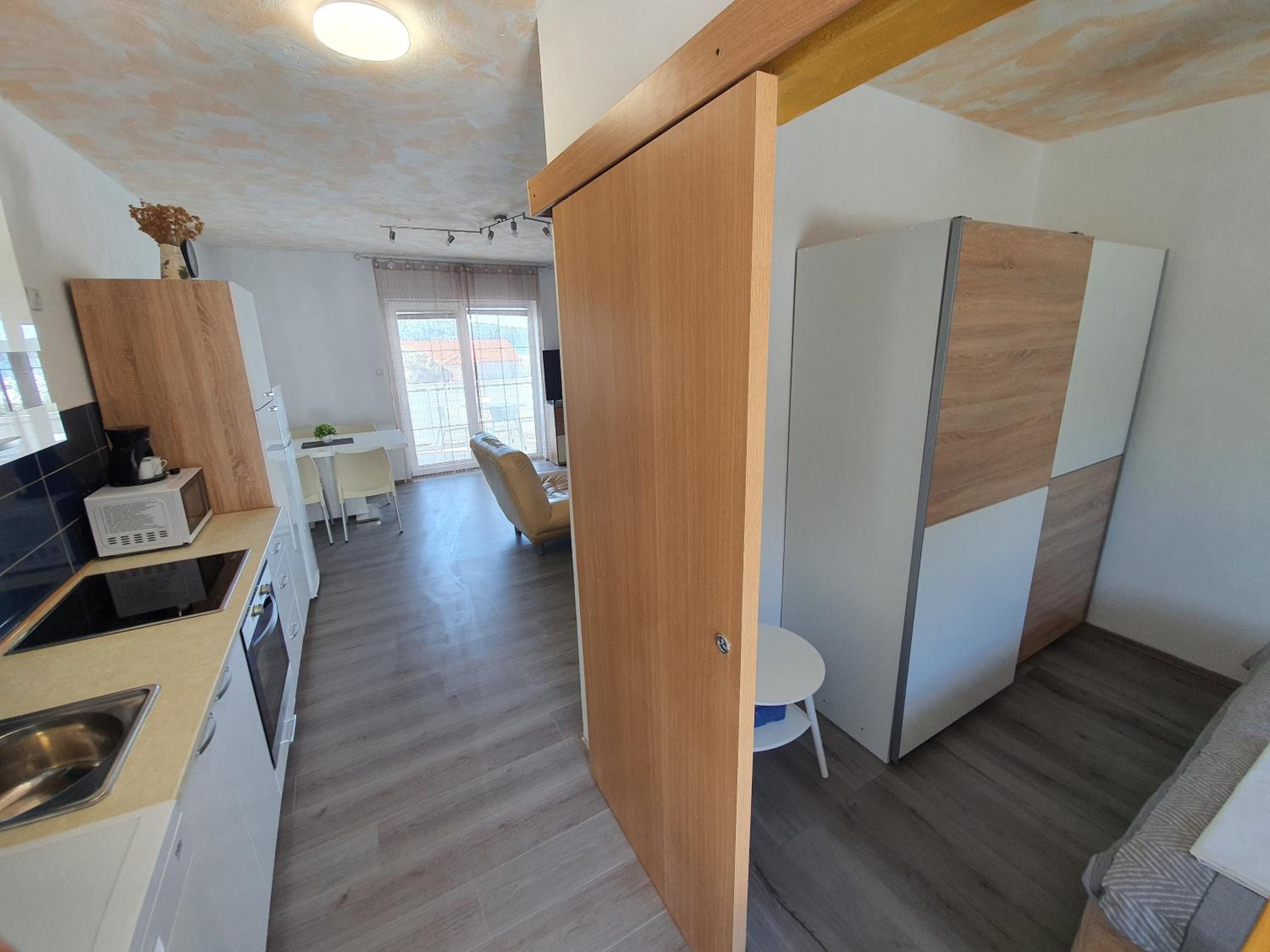 One-Bedroom Apartment - Photo 7