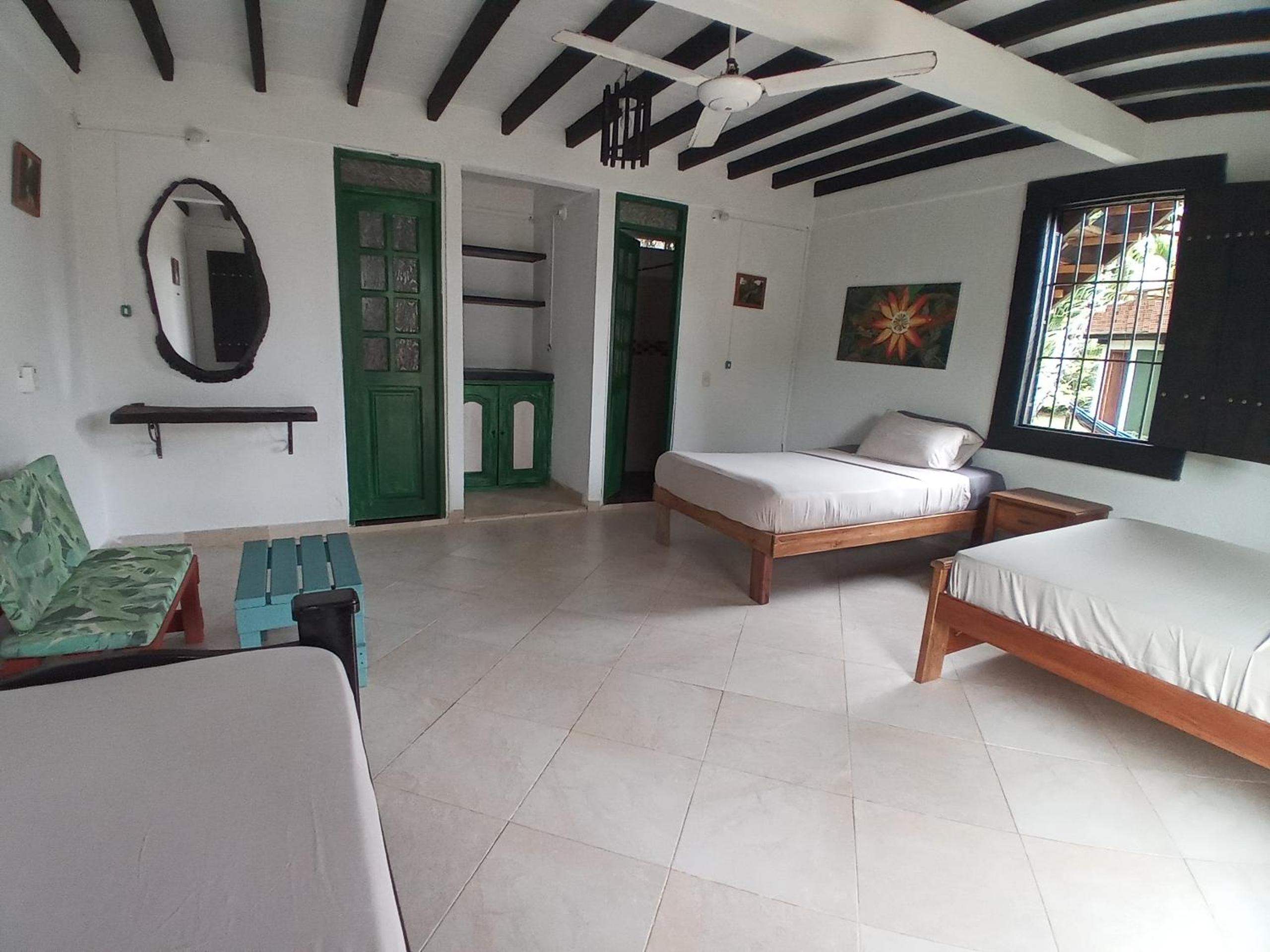 Family Room with Private Bathroom photo 1