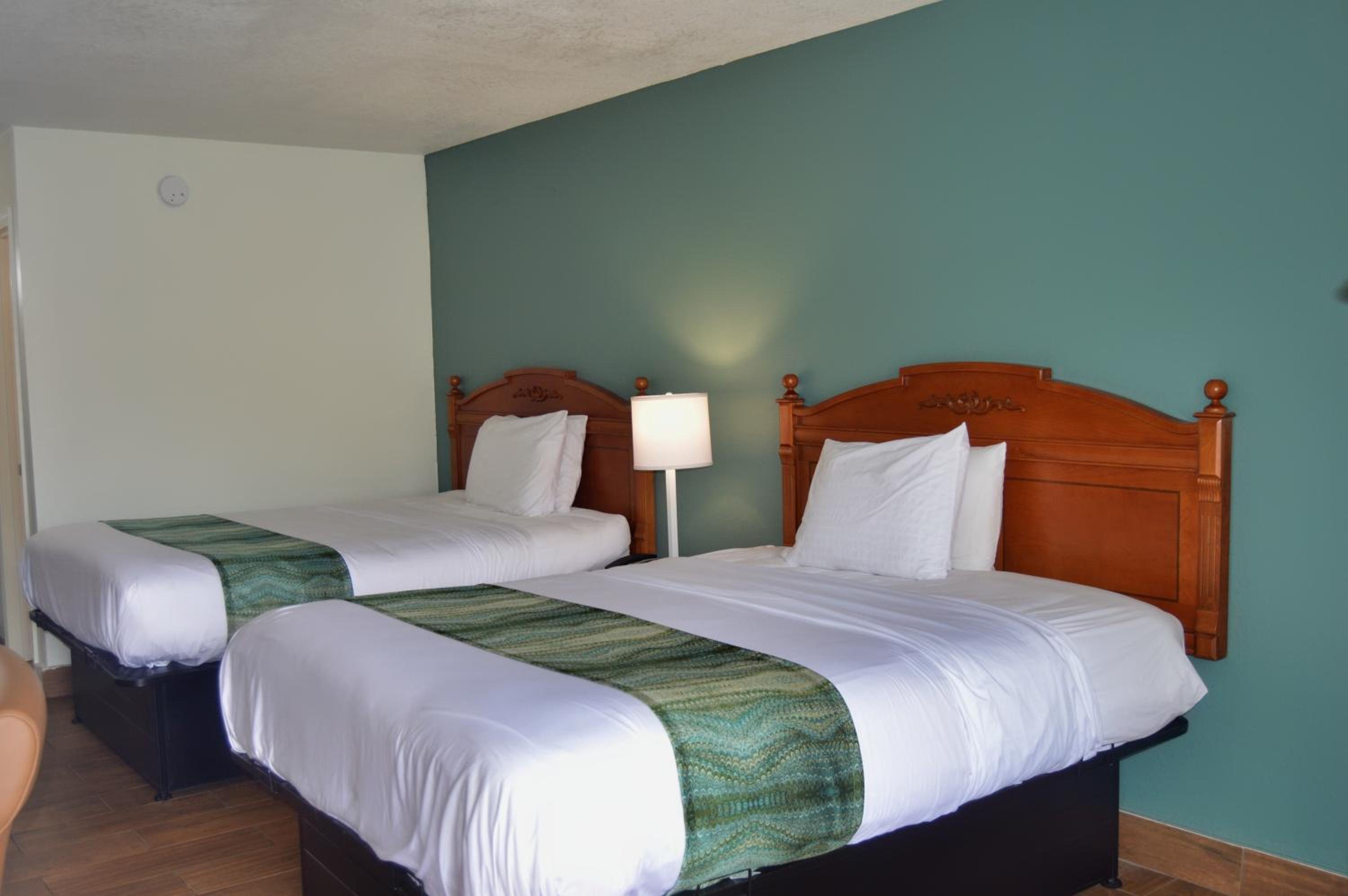 2 Queen Beds Non Smoking - Photo 3