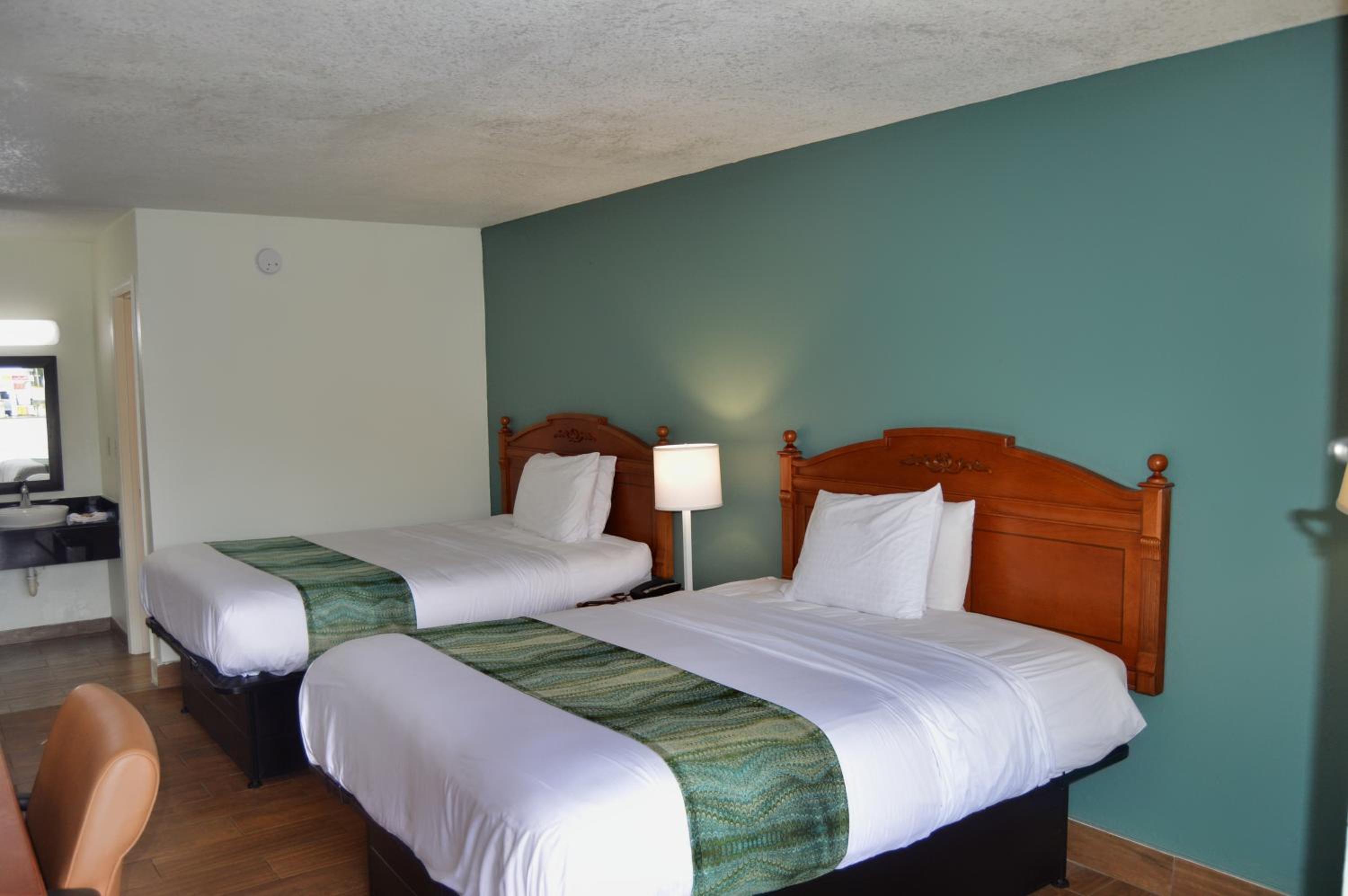 2 Queen Beds Non Smoking - Photo 6