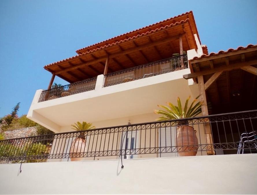 Villa photo 2