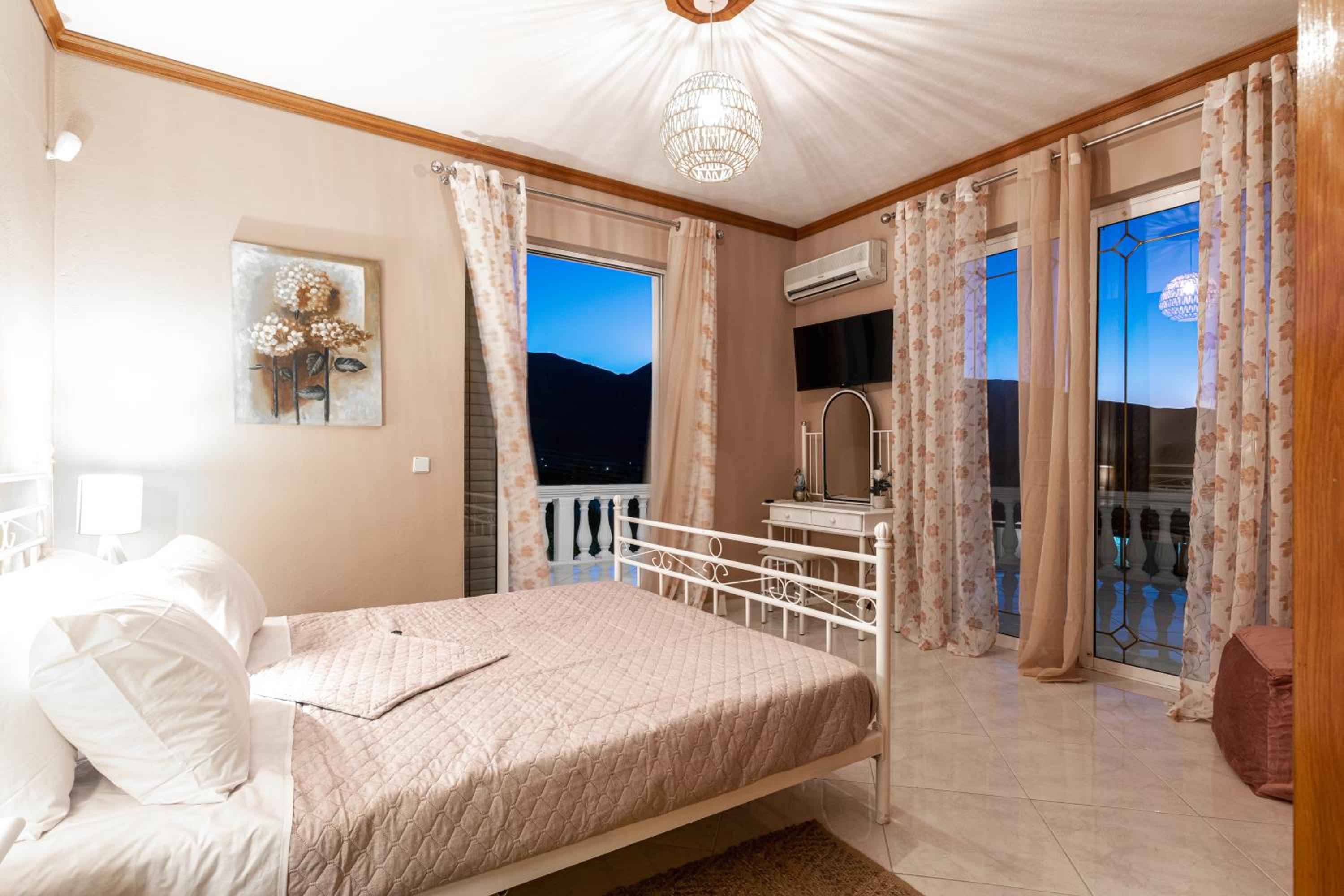 Villa photo 3