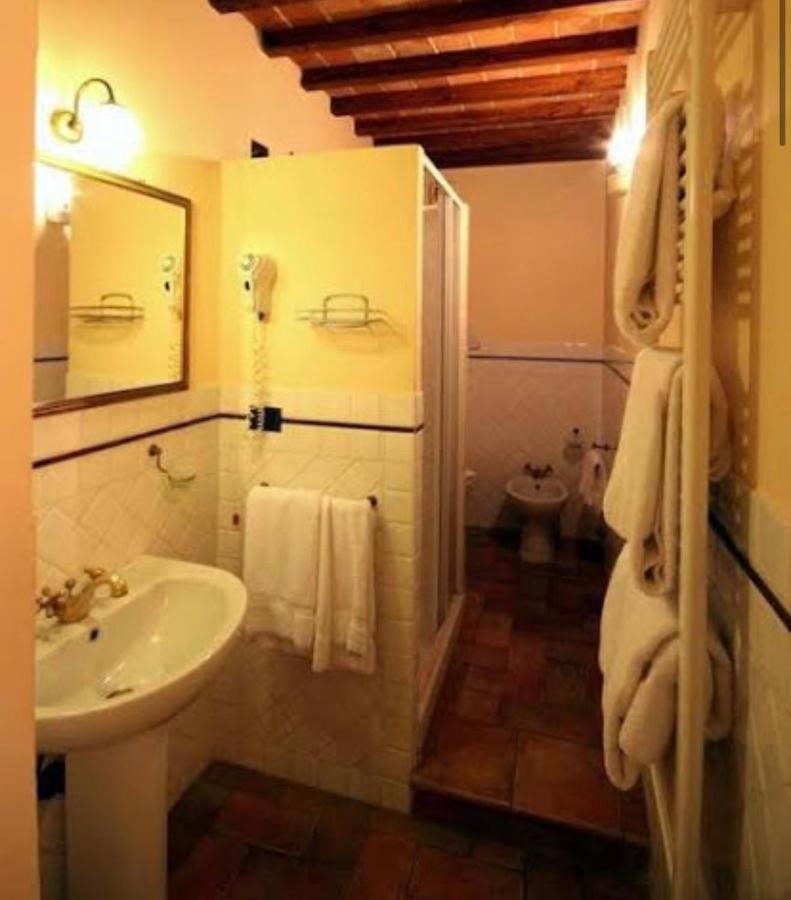 Large Double Room - Photo 5