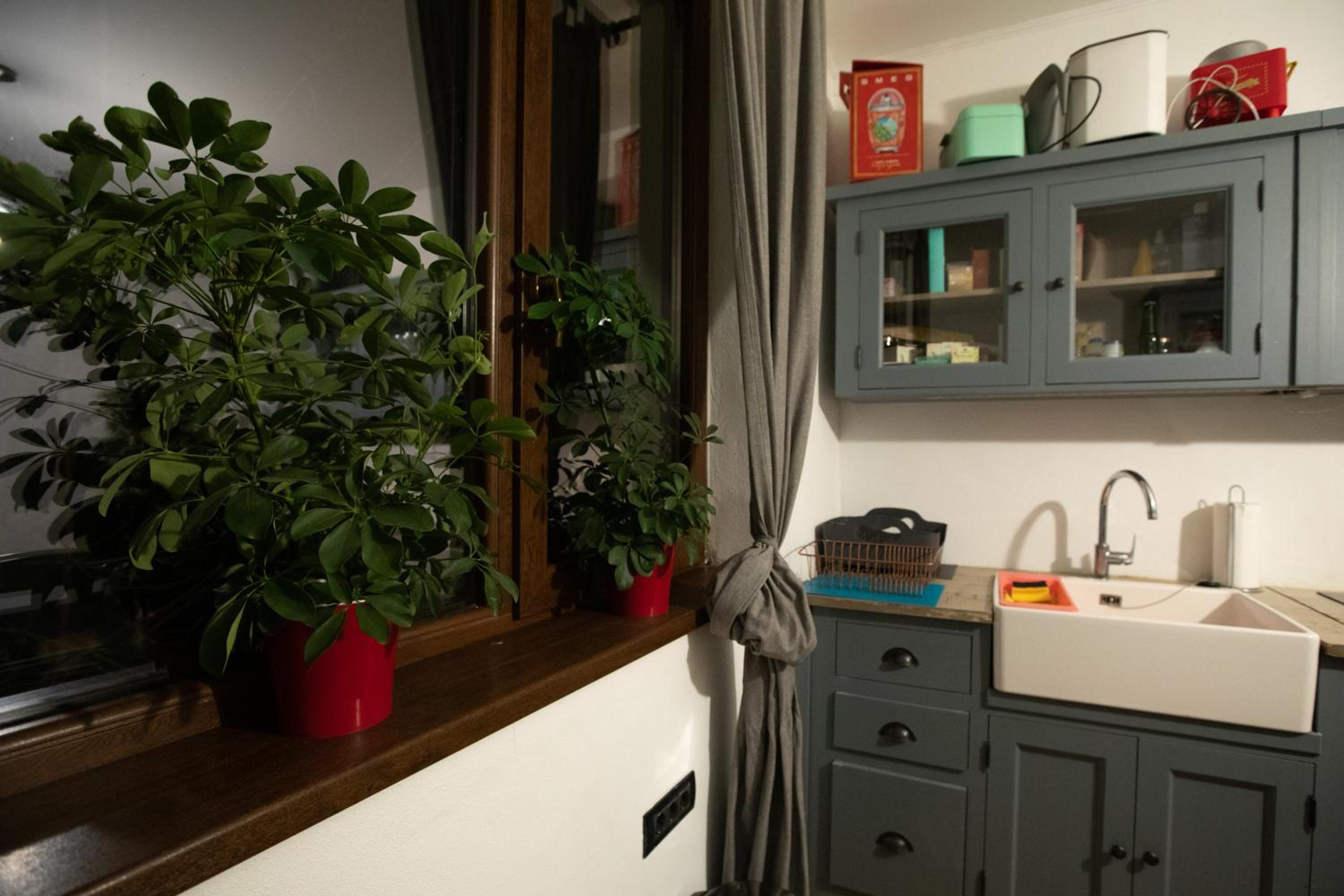 Four-Bedroom House - Photo 20