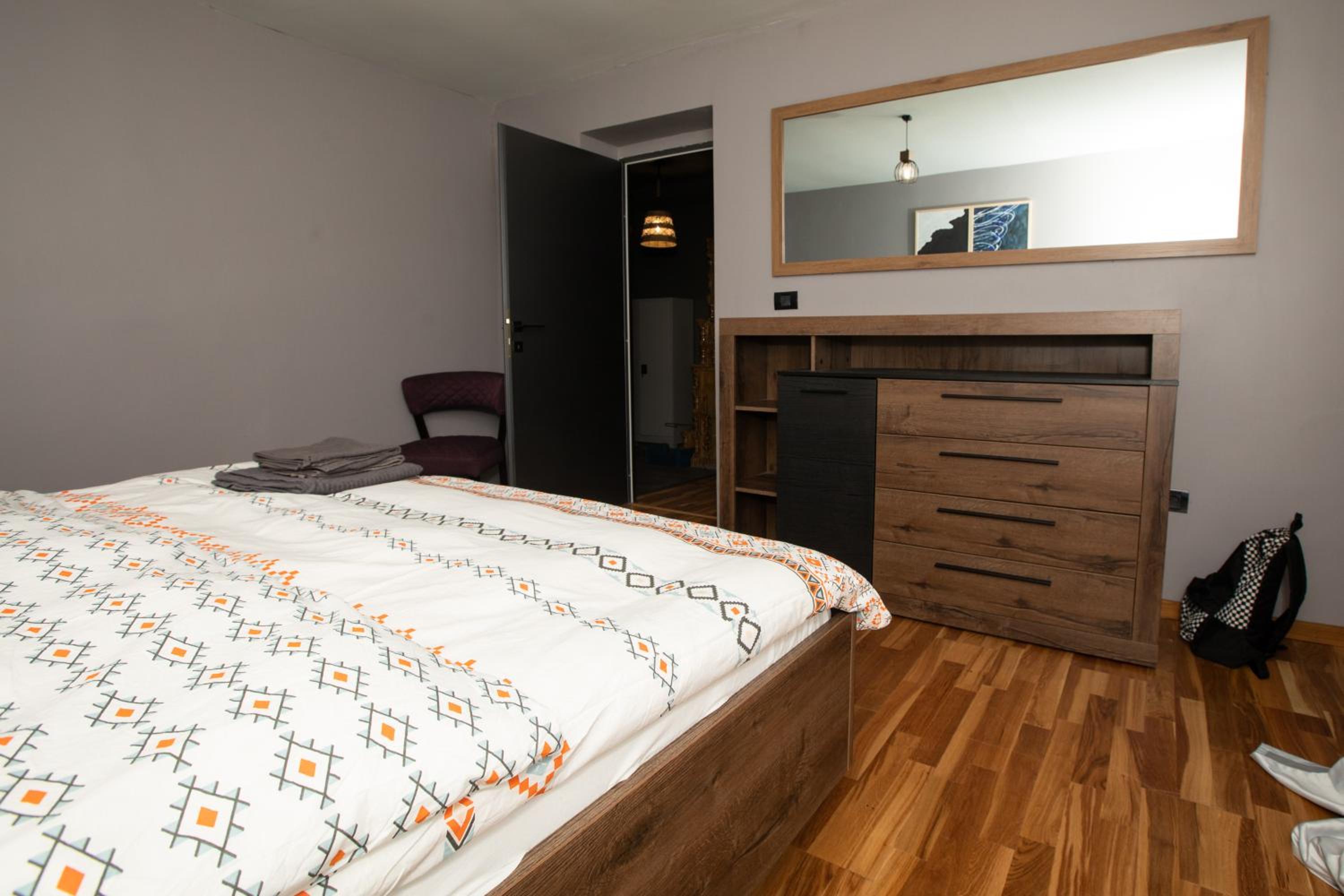 Four-Bedroom House - Photo 23