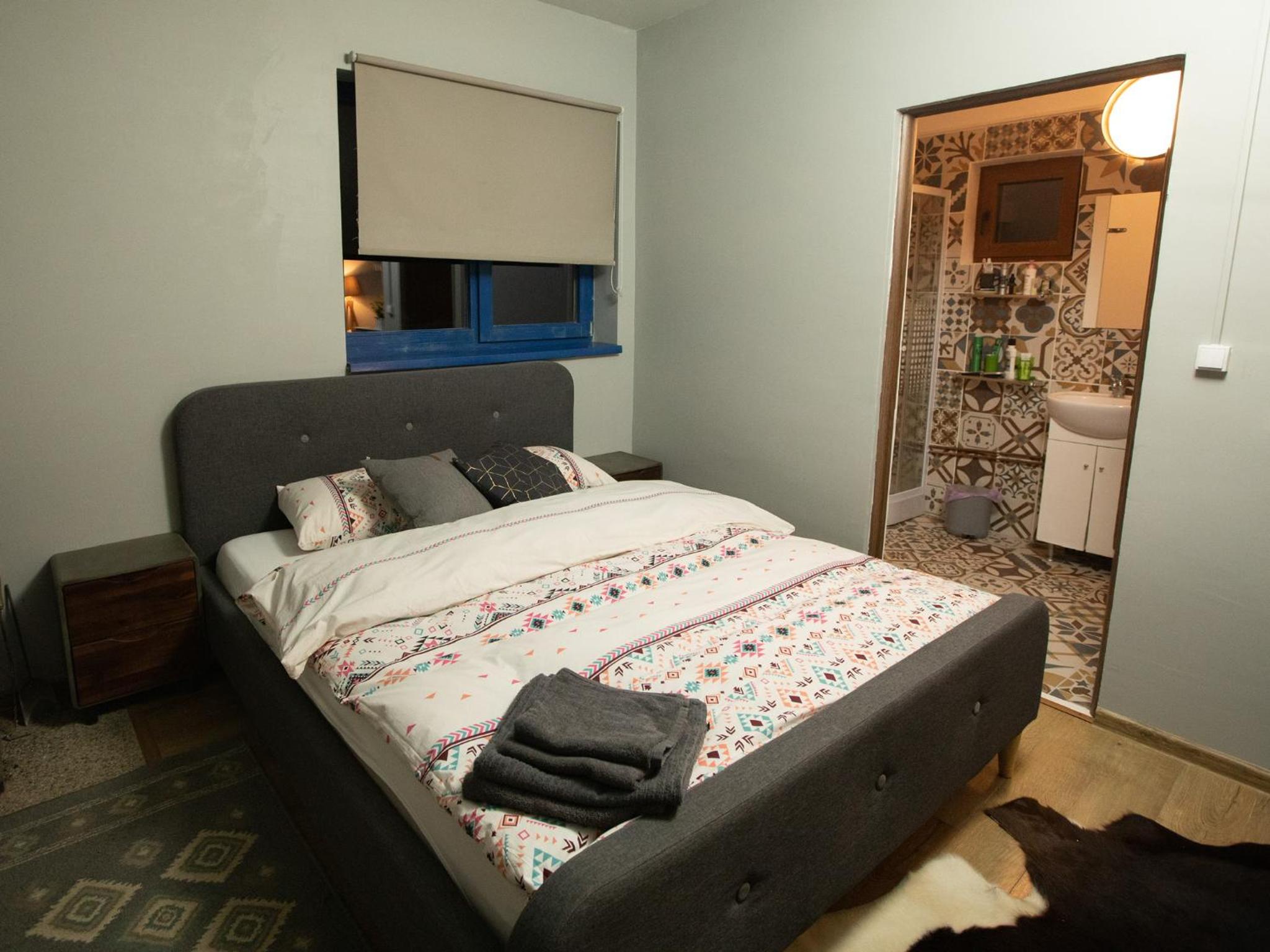 Four-Bedroom House - Photo 24