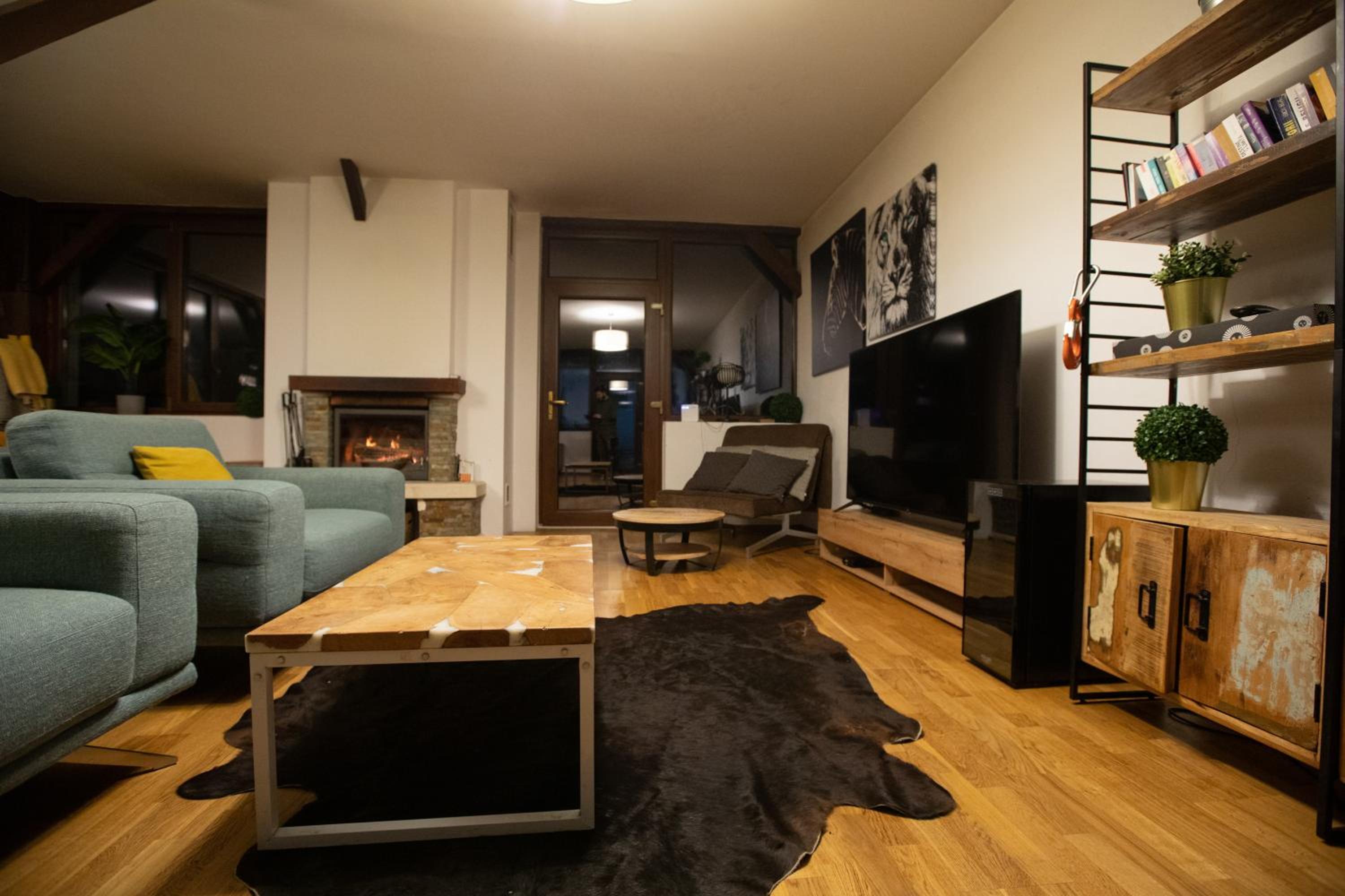 Four-Bedroom House - Photo 35