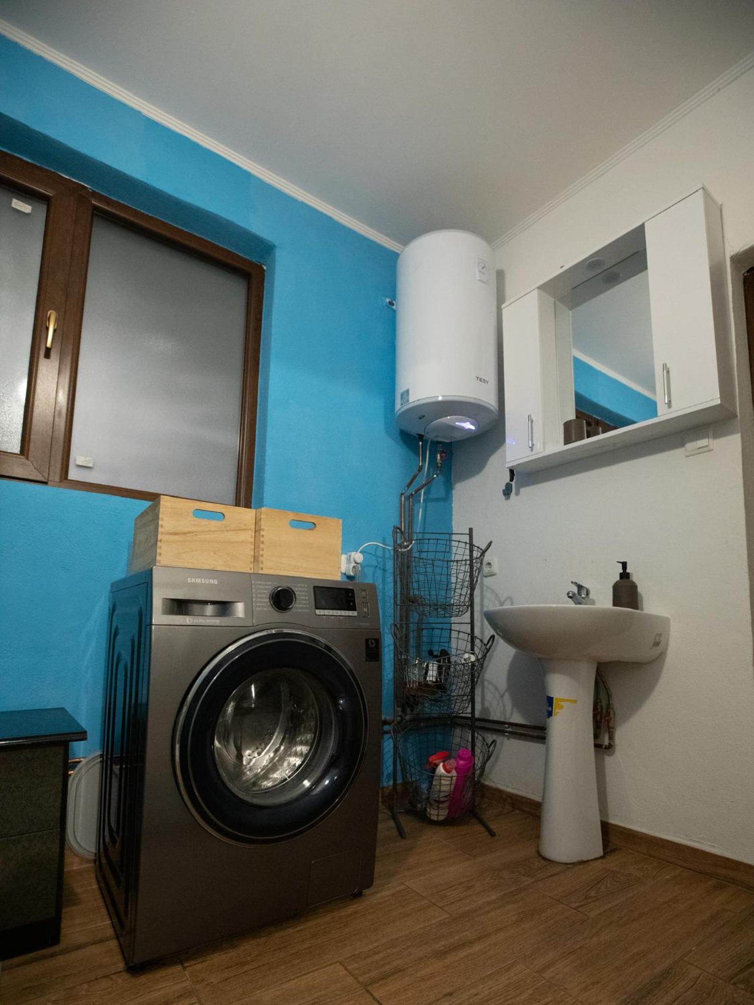 Four-Bedroom House - Photo 16
