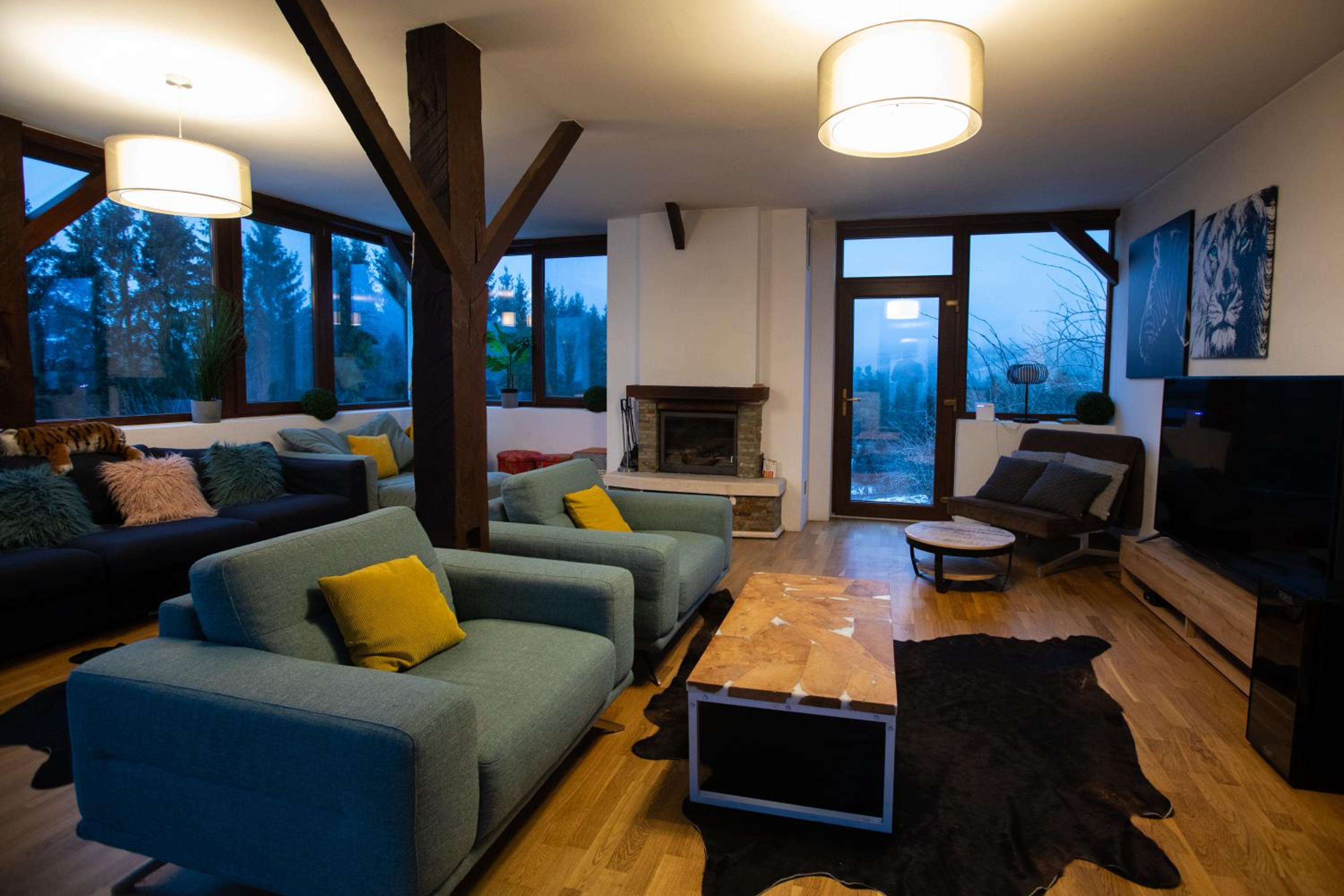Four-Bedroom House - Photo 2