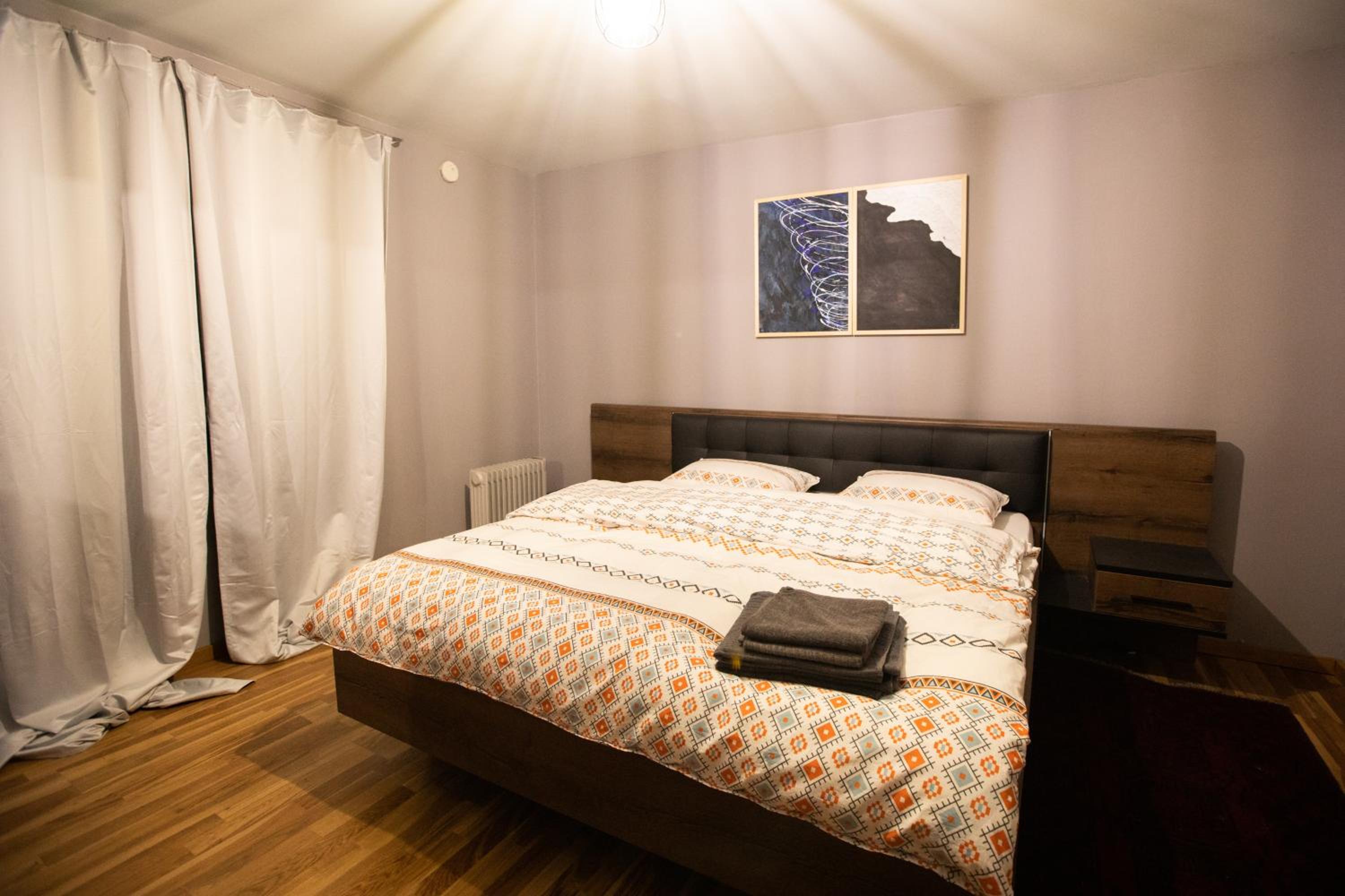 Four-Bedroom House - Photo 5