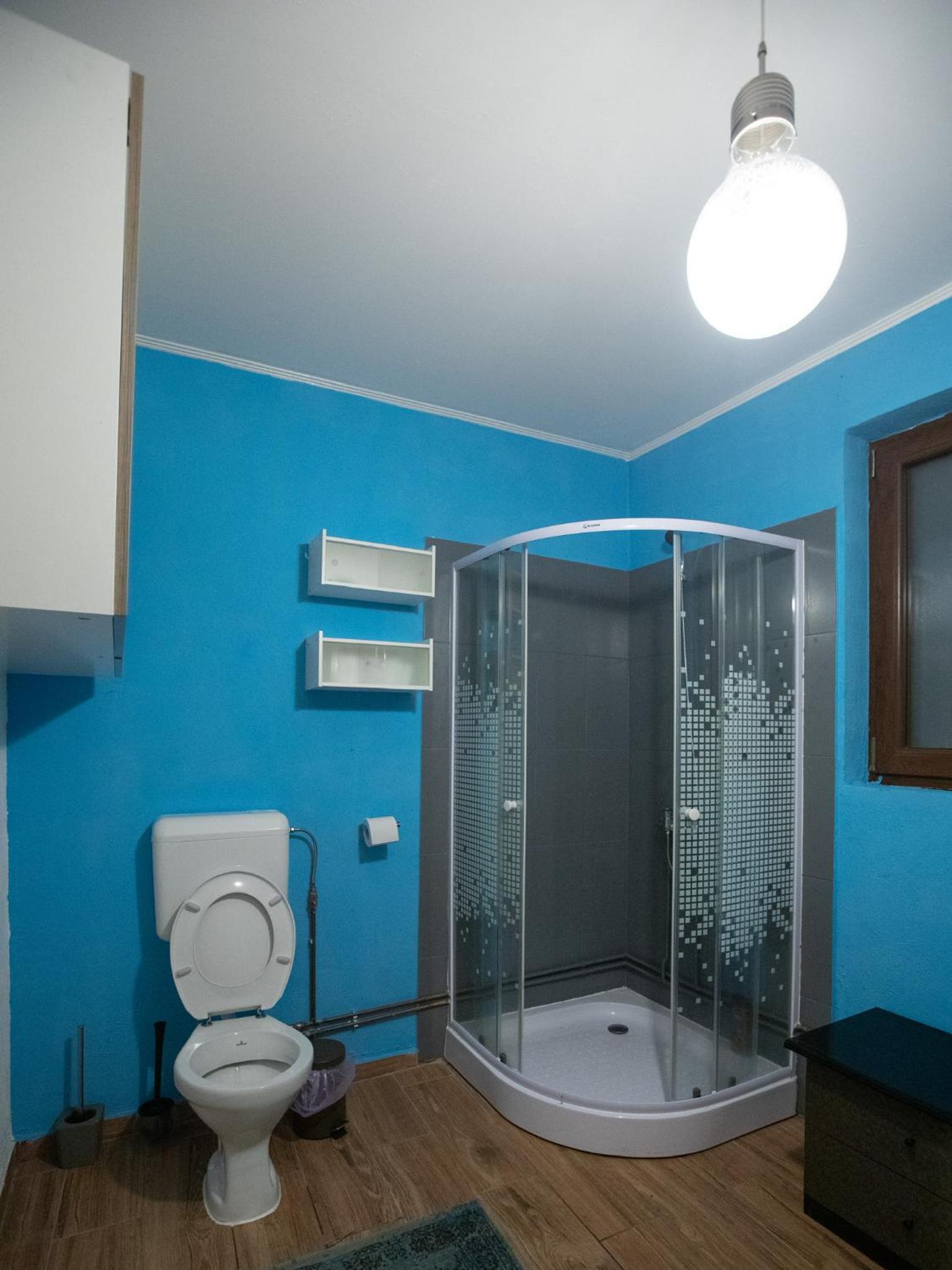 Four-Bedroom House - Photo 6
