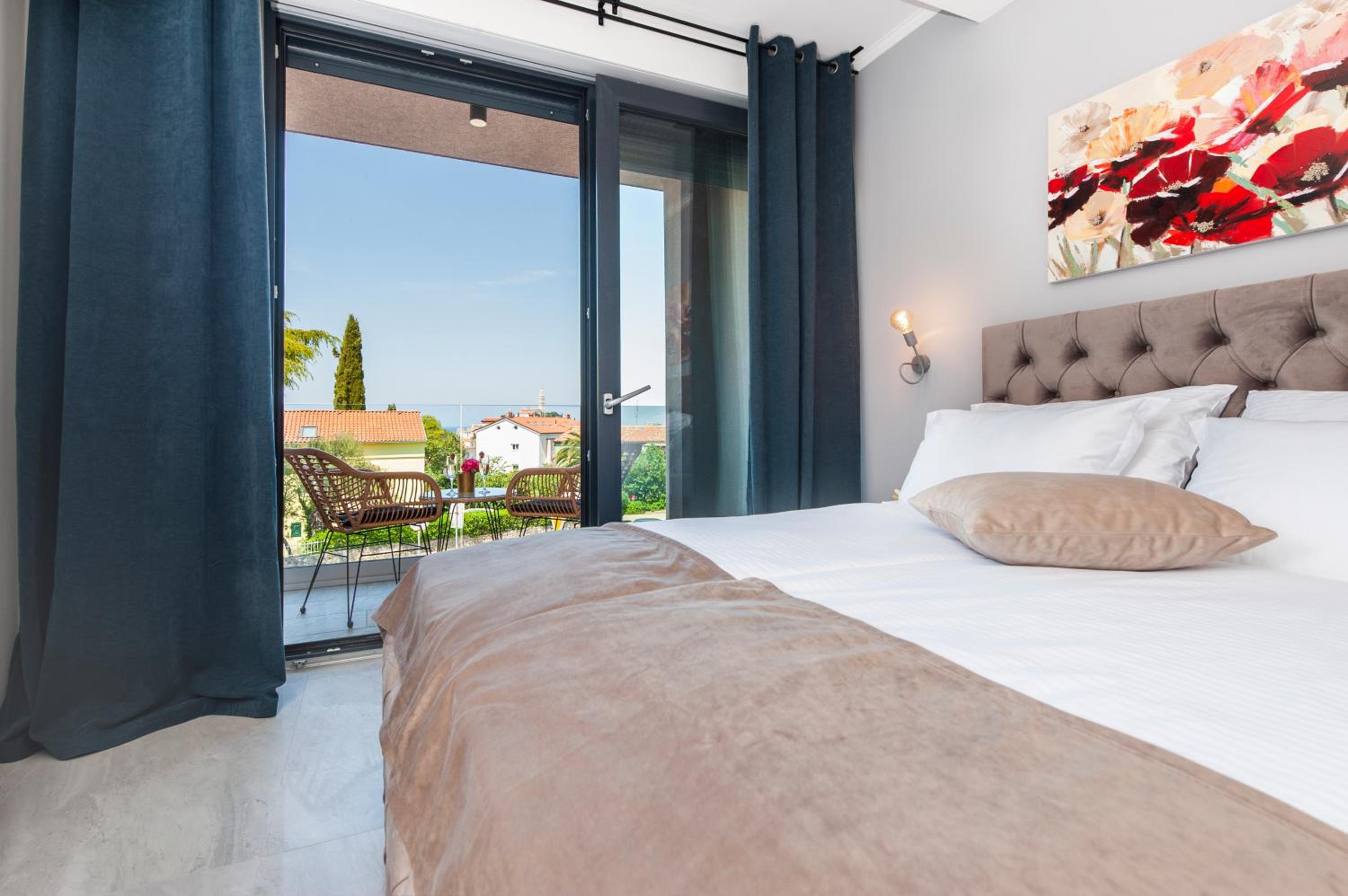 Deluxe Double Room with Balcony and Sea View - Photo 10