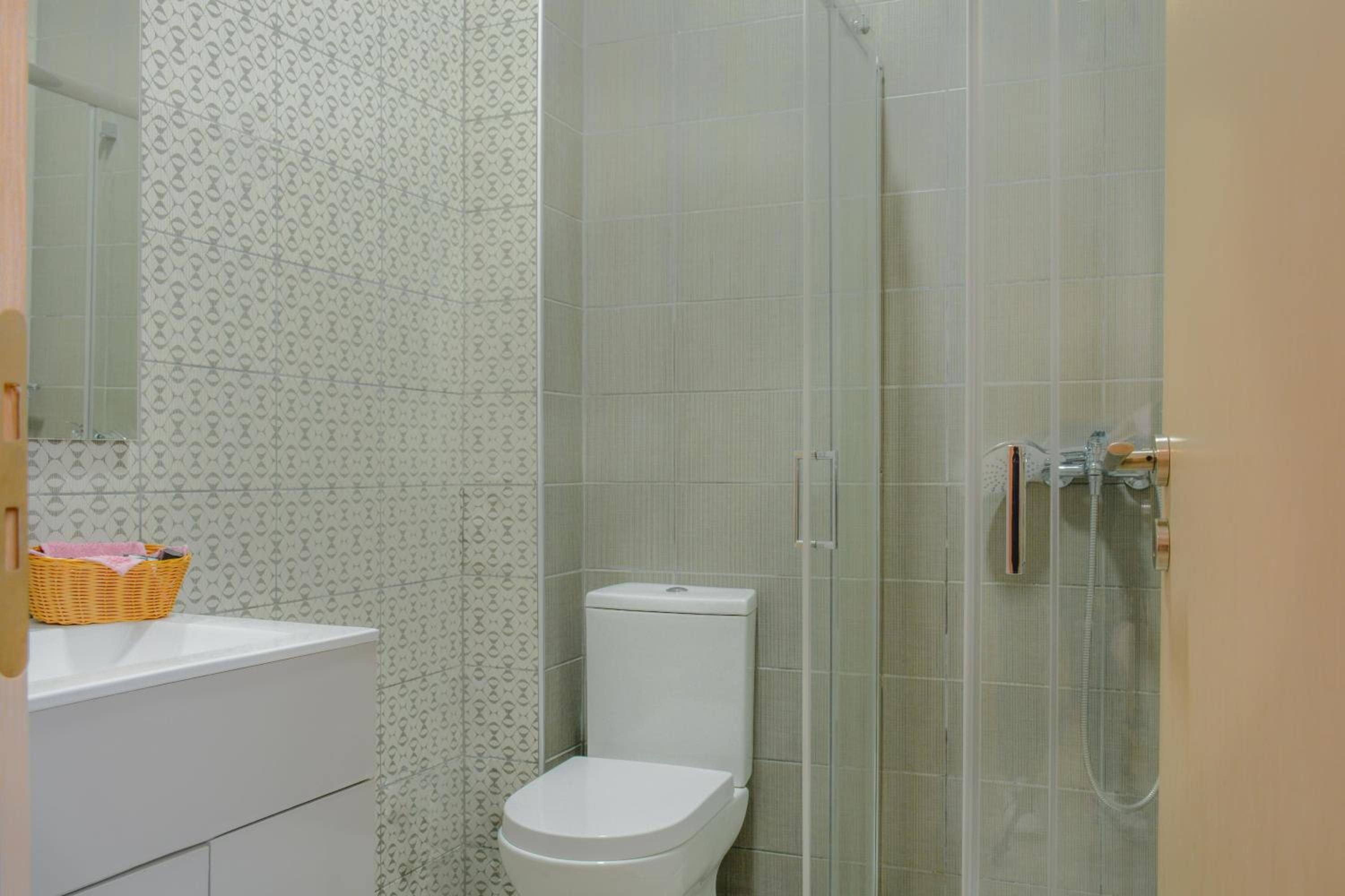 Superior Triple Room with Partial Meteora View - Photo 4