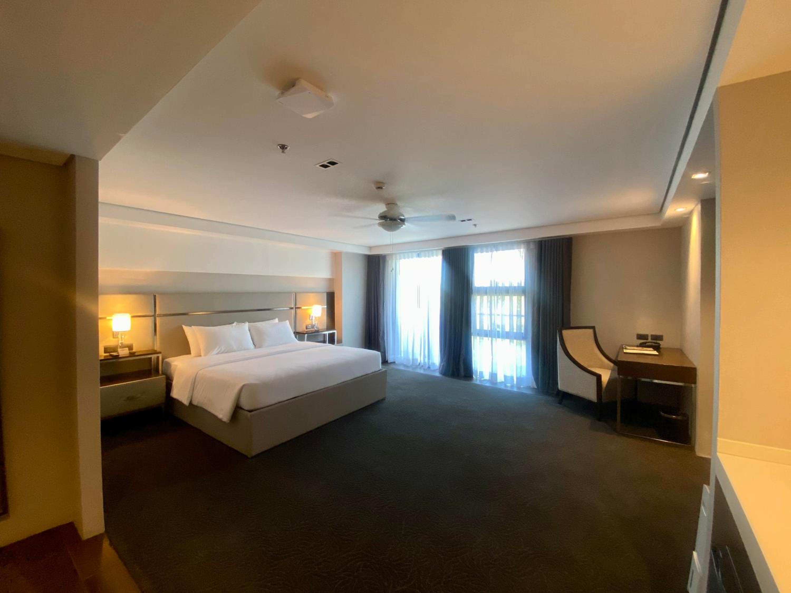 Premiere Room - Photo 6