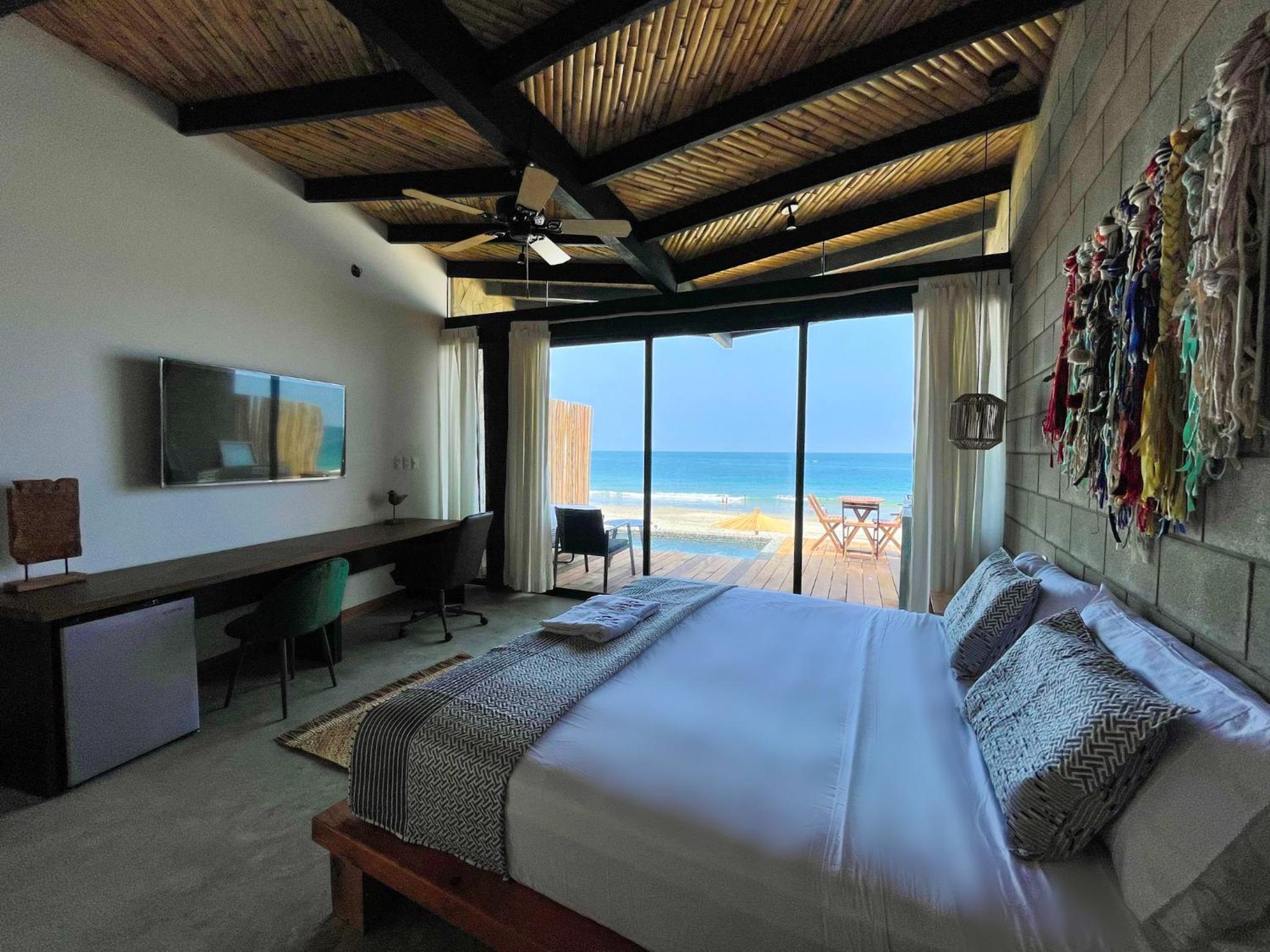 Villa - Beach Front photo 1
