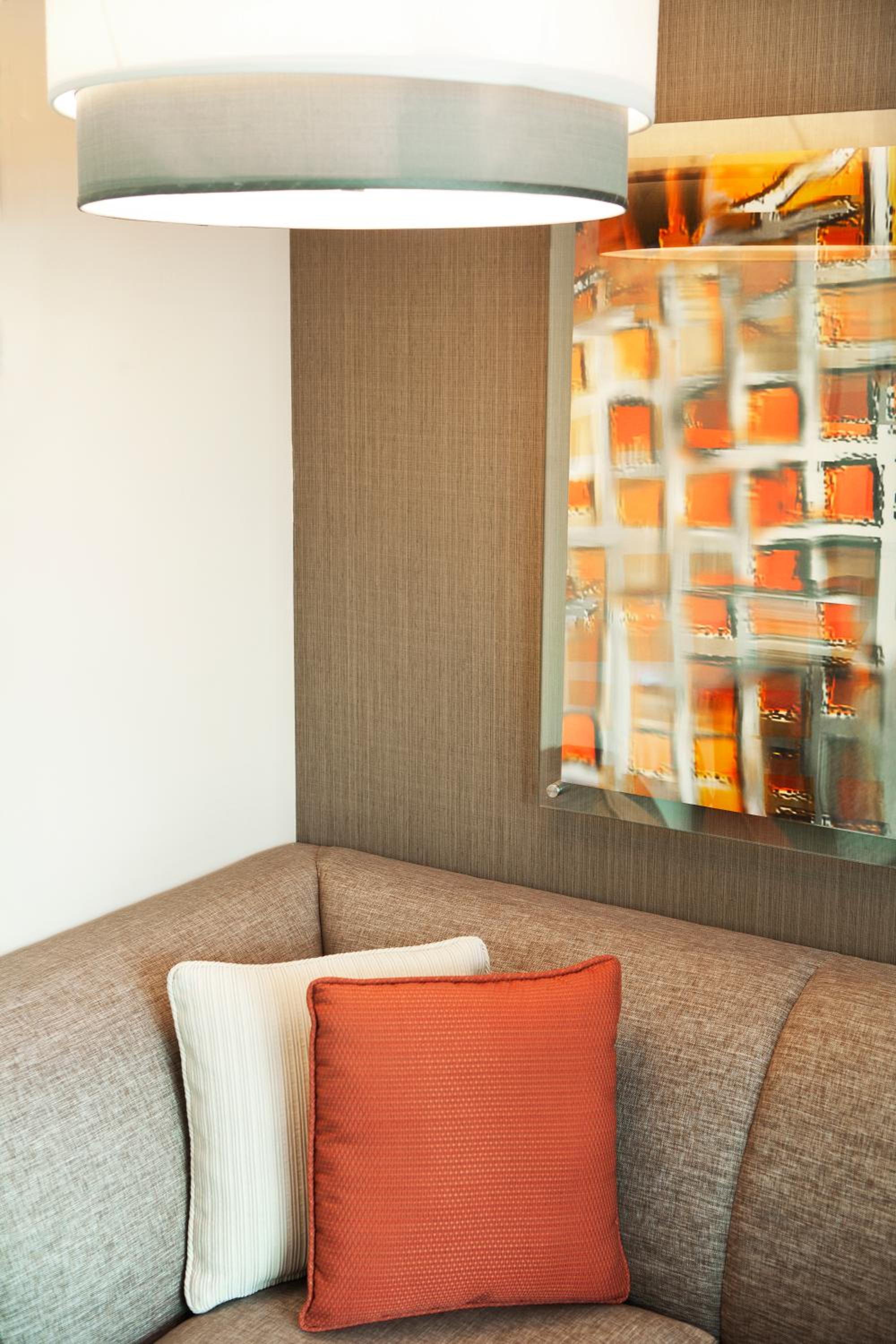 Queen Suite with Two Queen Beds and View photo 3