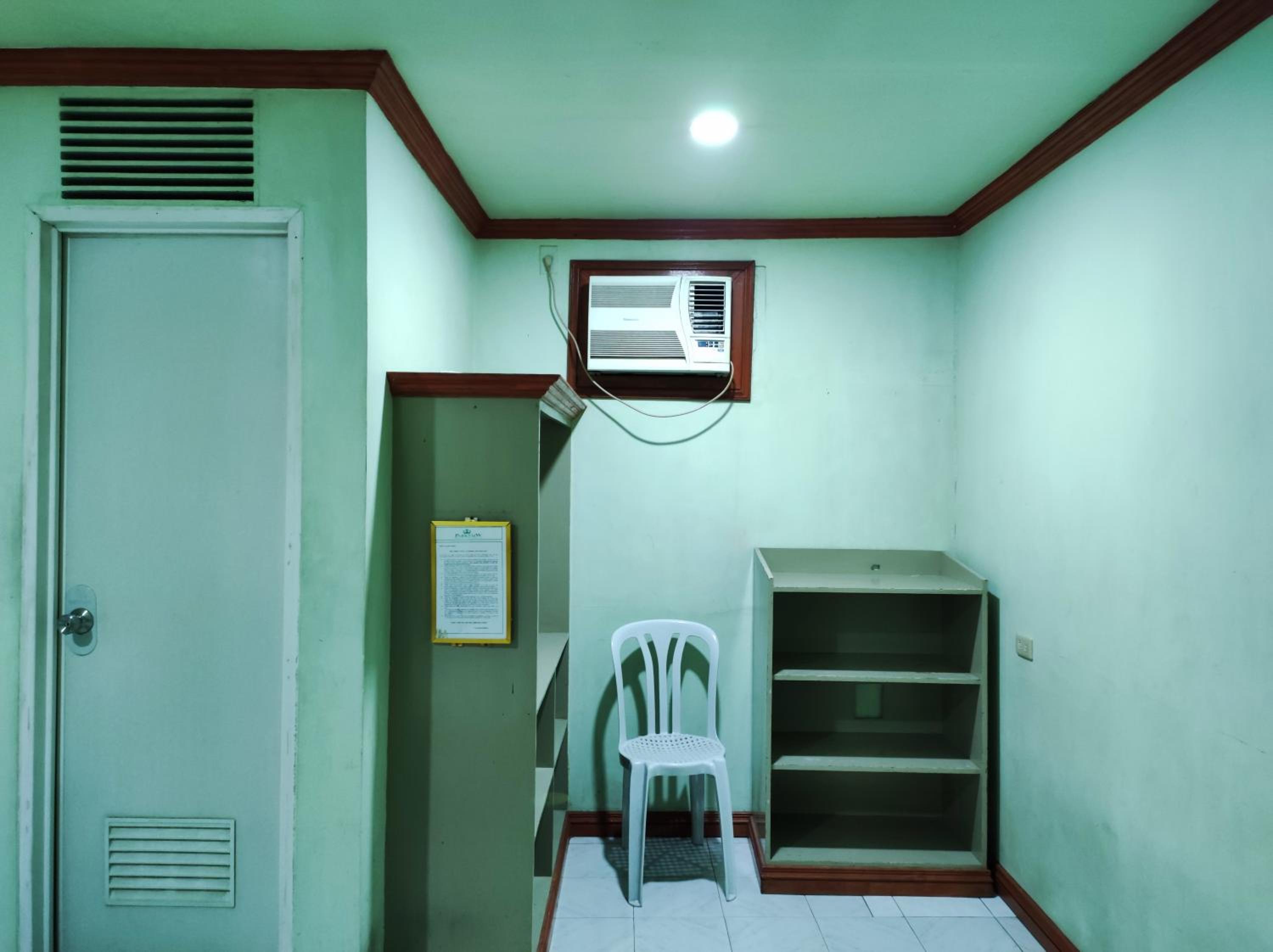 Family Room with Shower - Photo 3
