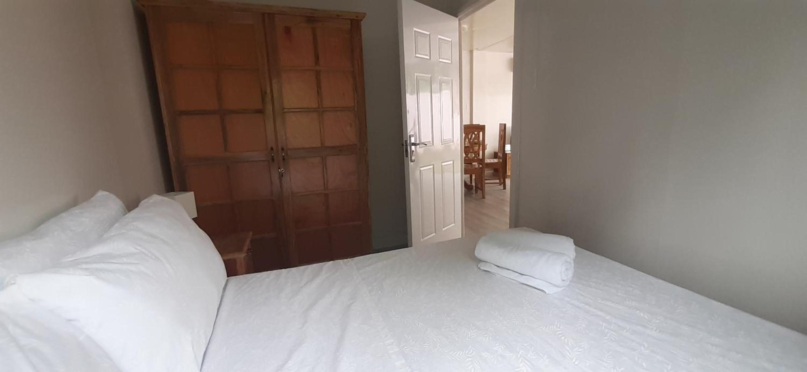 Two-Bedroom House - Photo 28