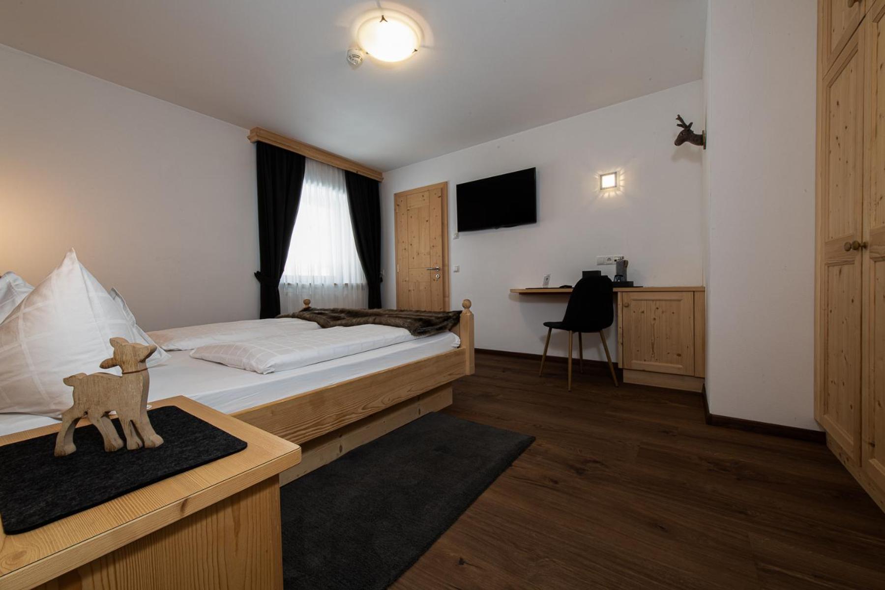 Deluxe Double Room with Shower