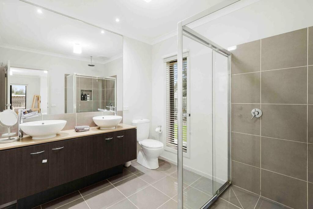 Four-Bedroom House photo 2