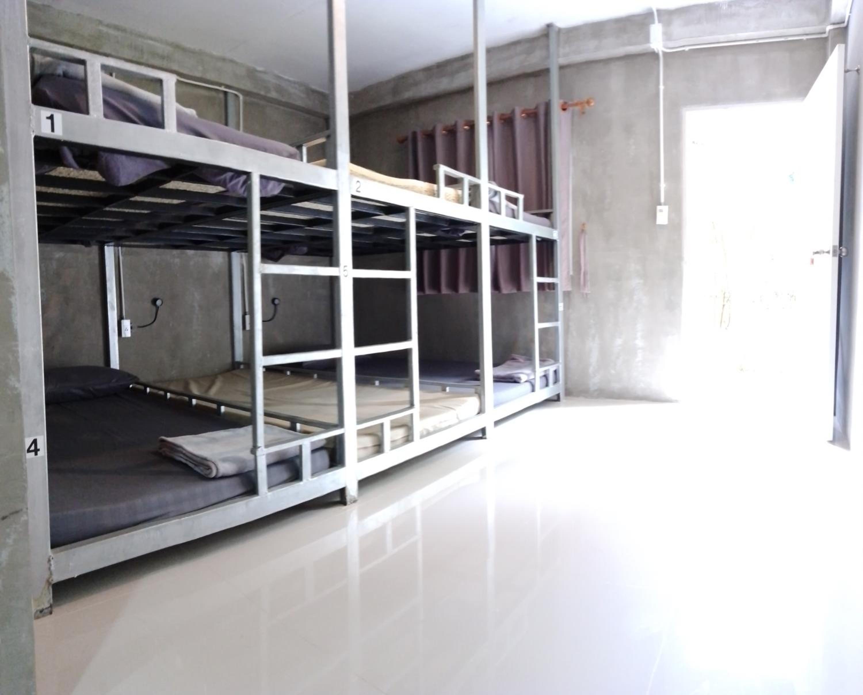 4-Bed Mixed Dormitory Room photo 2