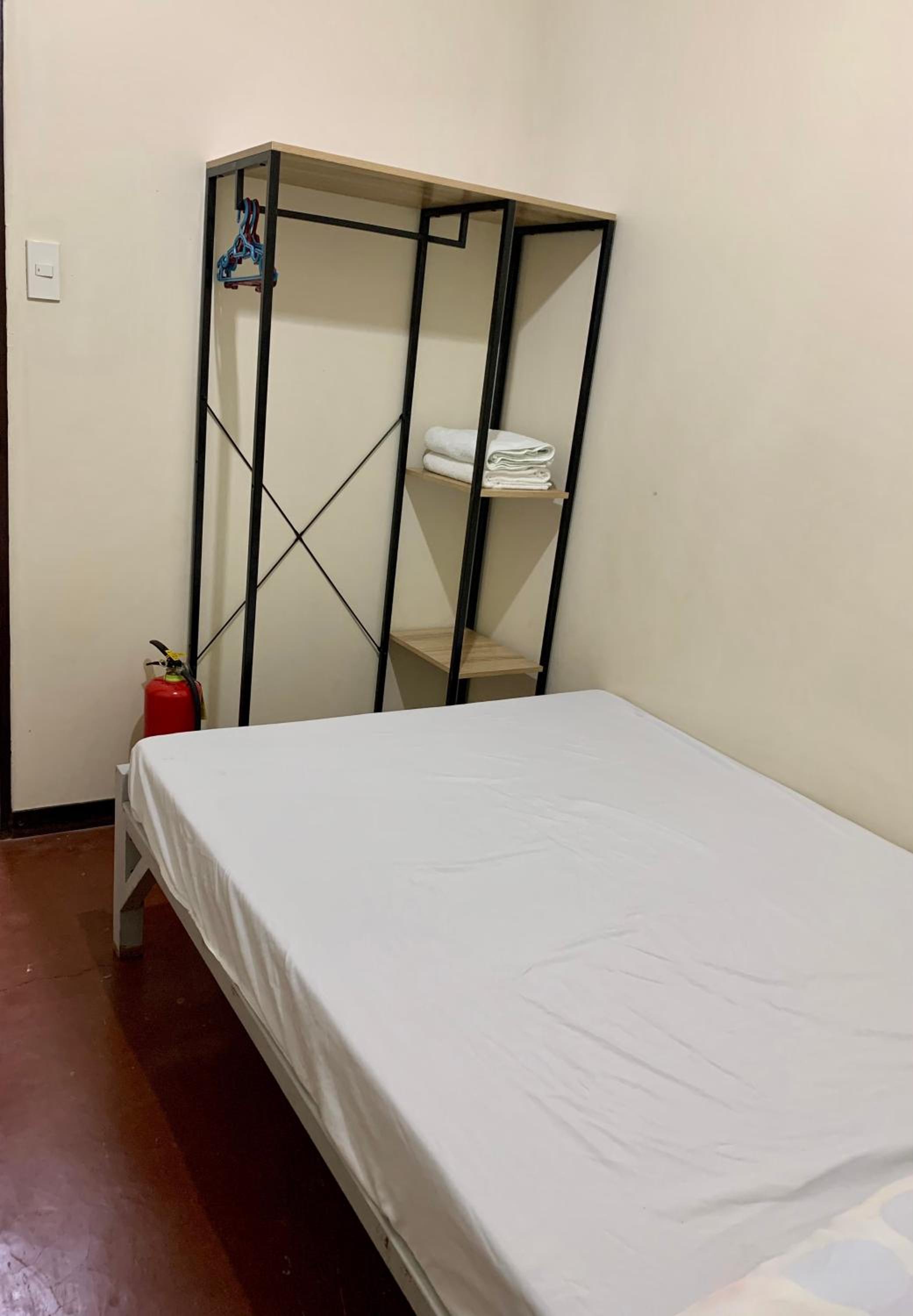 Double Room with Private Bathroom - Photo 2