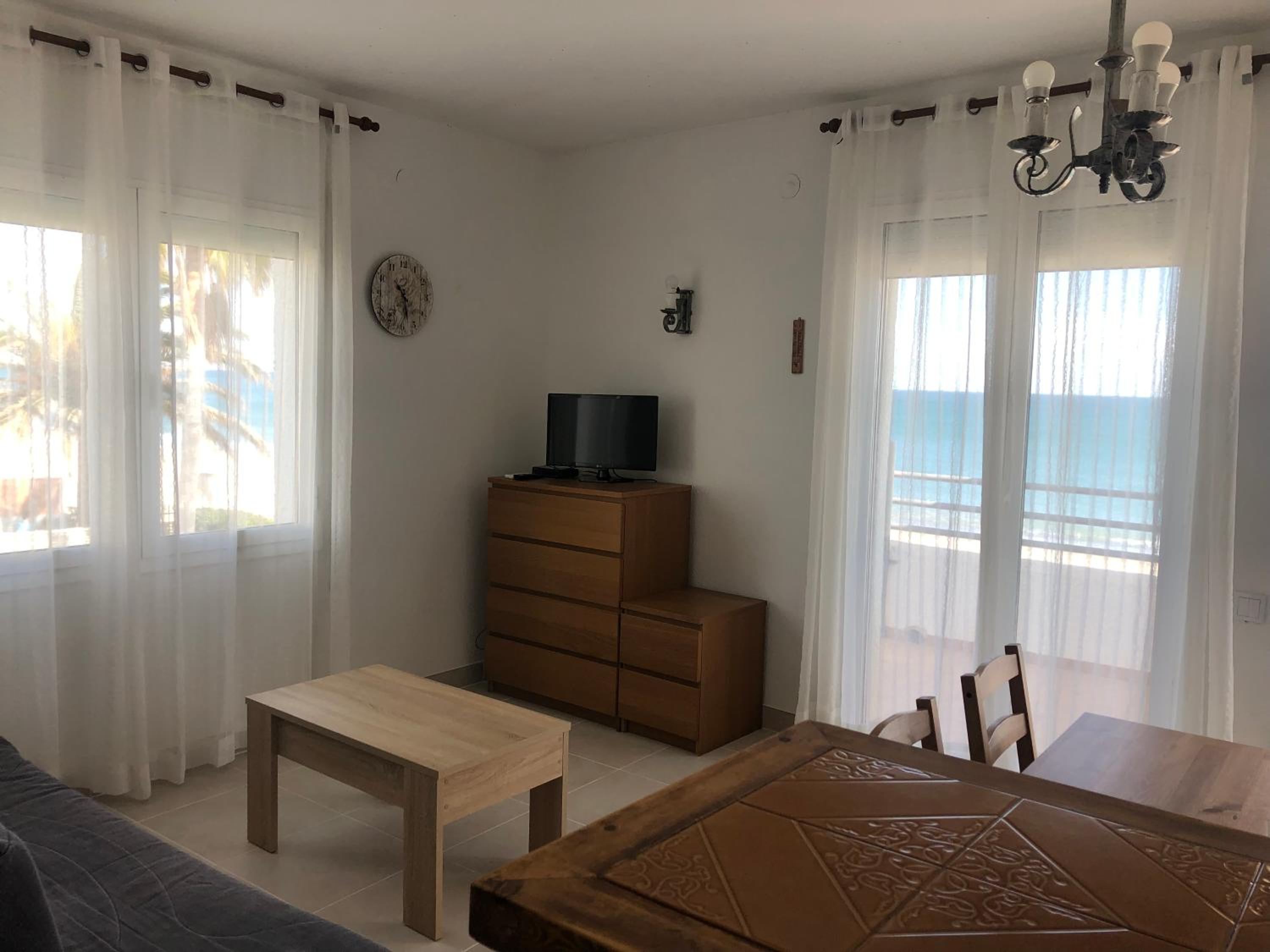 Apartamento con Vista al Mar en Primer Piso