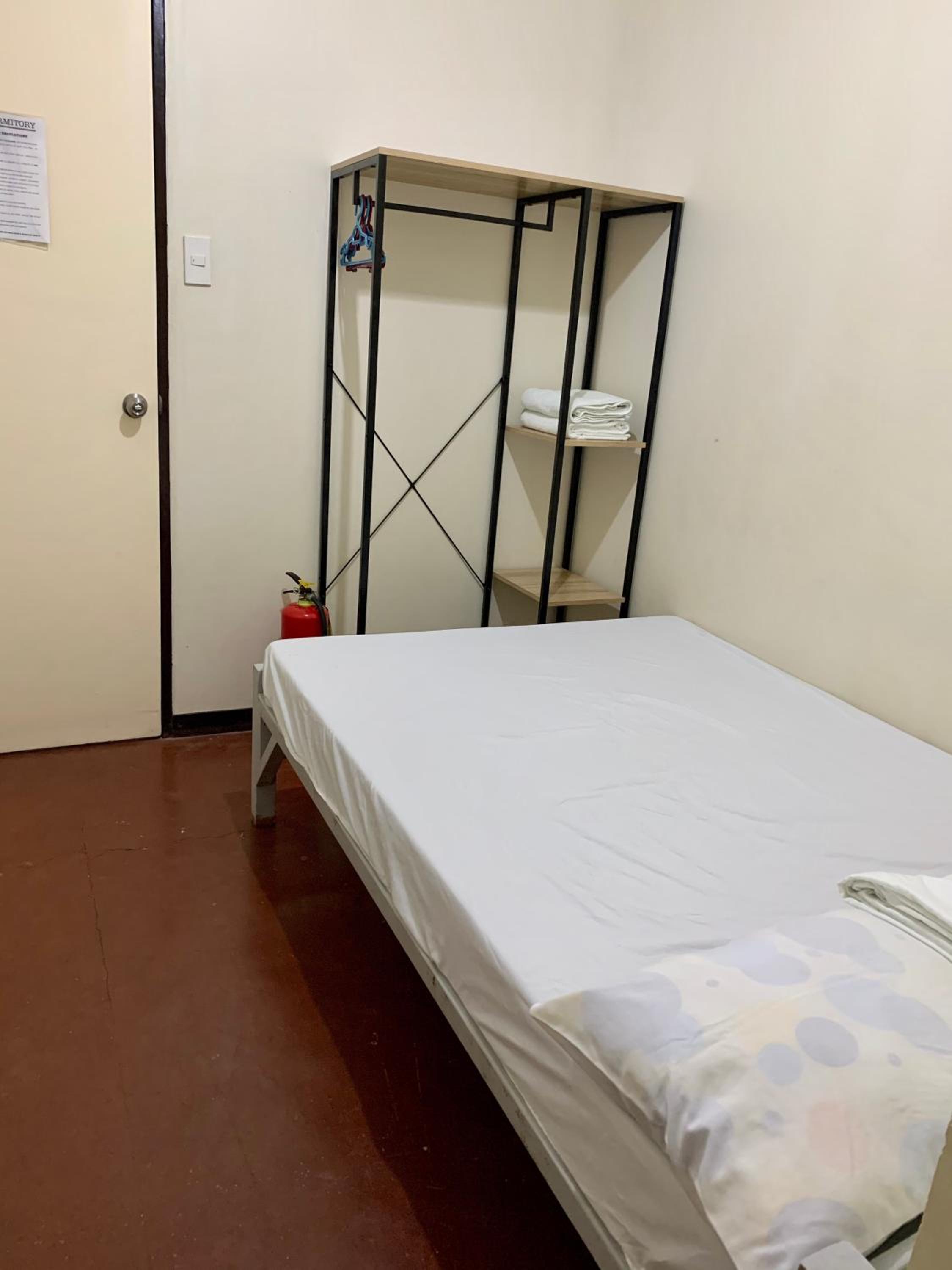 Double Room with Private Bathroom - Photo 4
