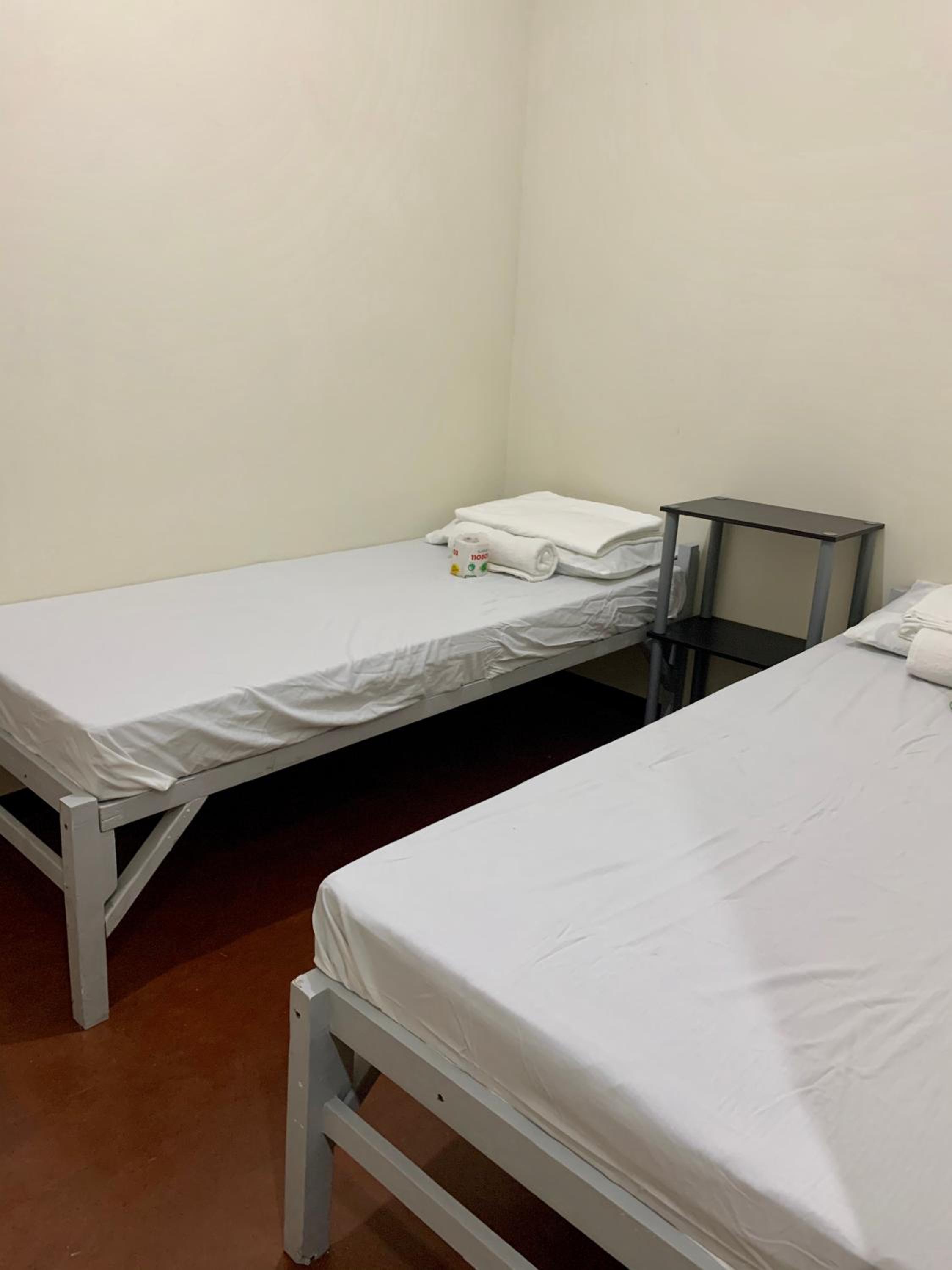 Double or Twin Room with Private Bathroom - Photo 2