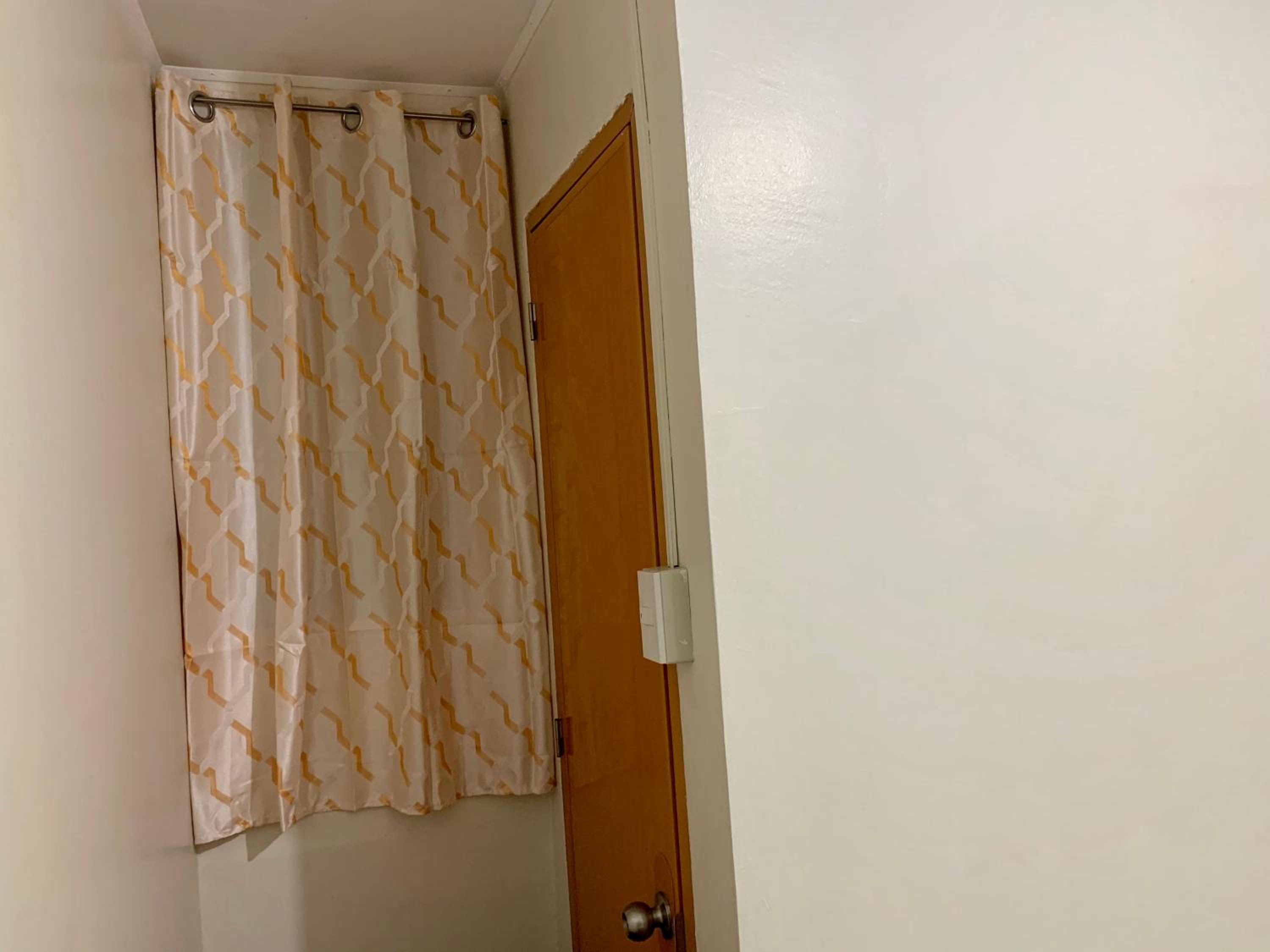 Double or Twin Room with Private Bathroom - Photo 6