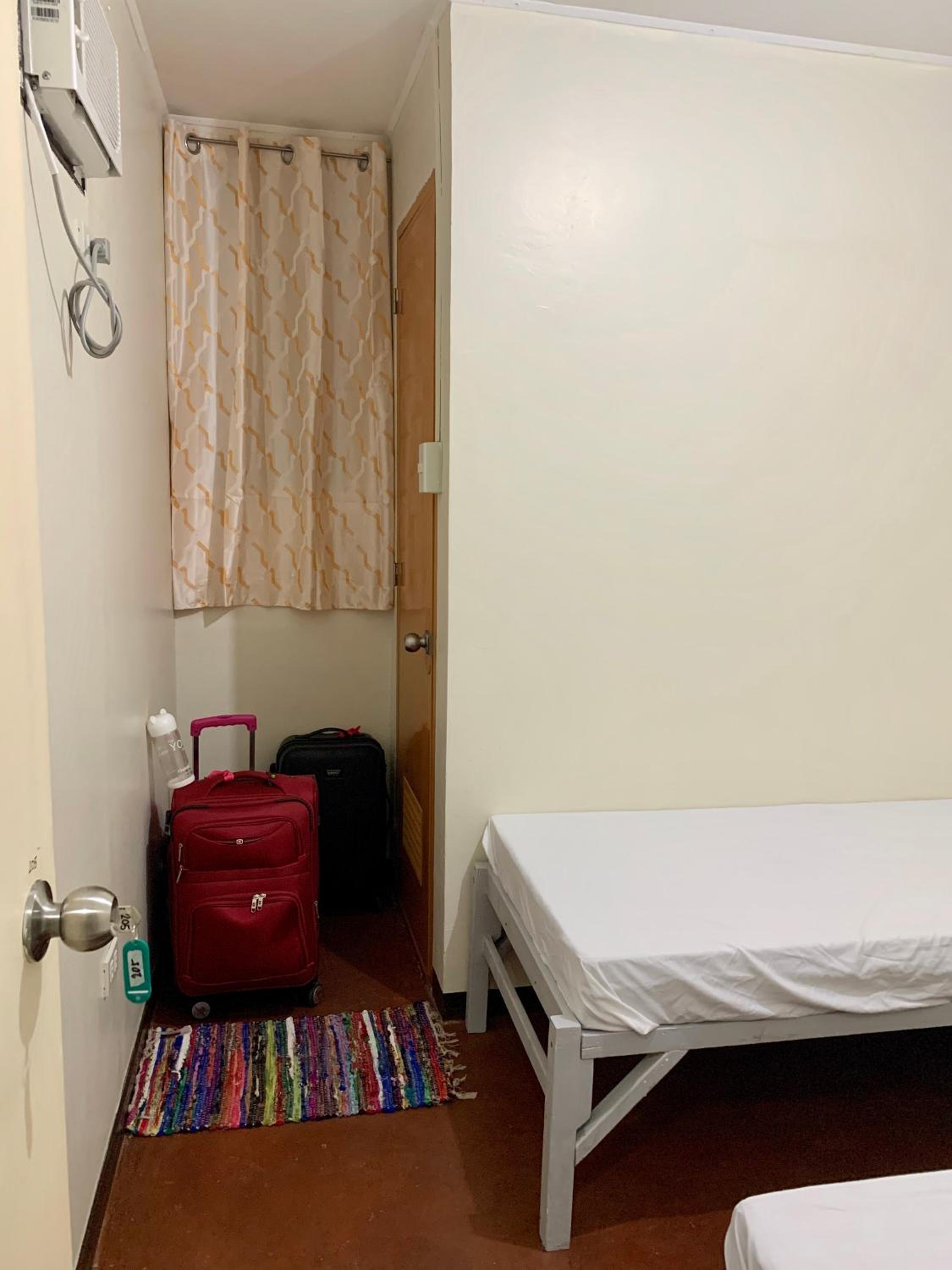 Double or Twin Room with Private Bathroom - Photo 3