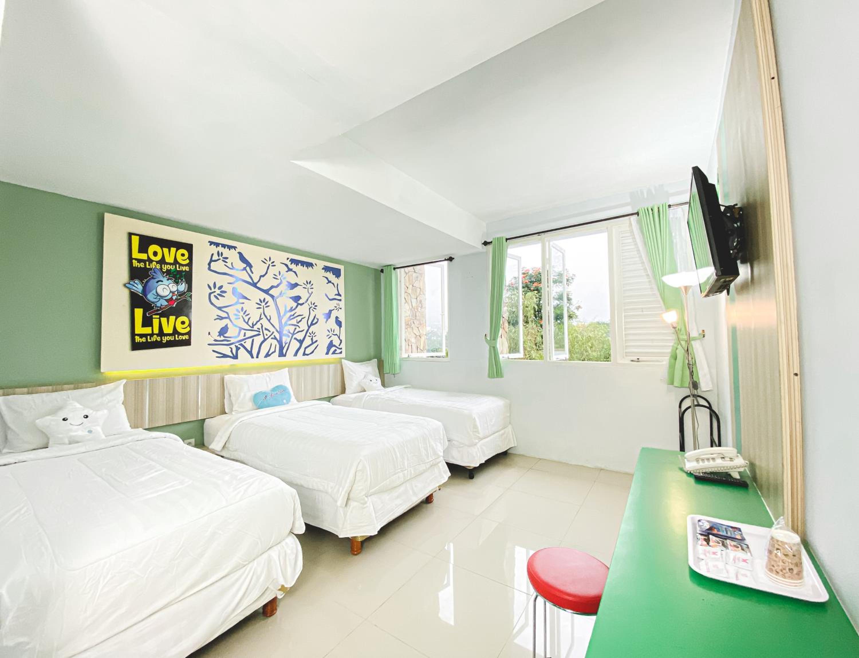 Deluxe Triple Room - Photo 2
