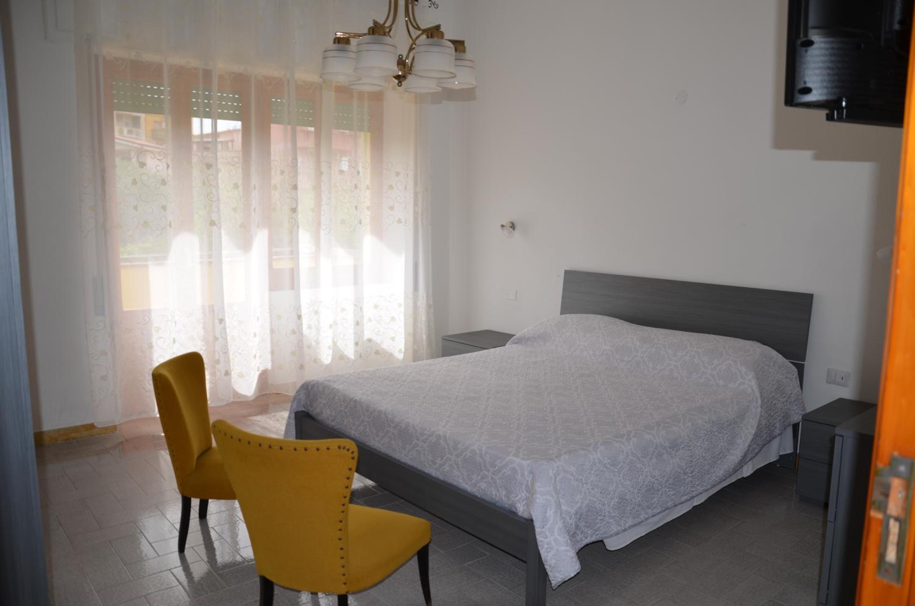 Double Room with Shared Bathroom photo 2