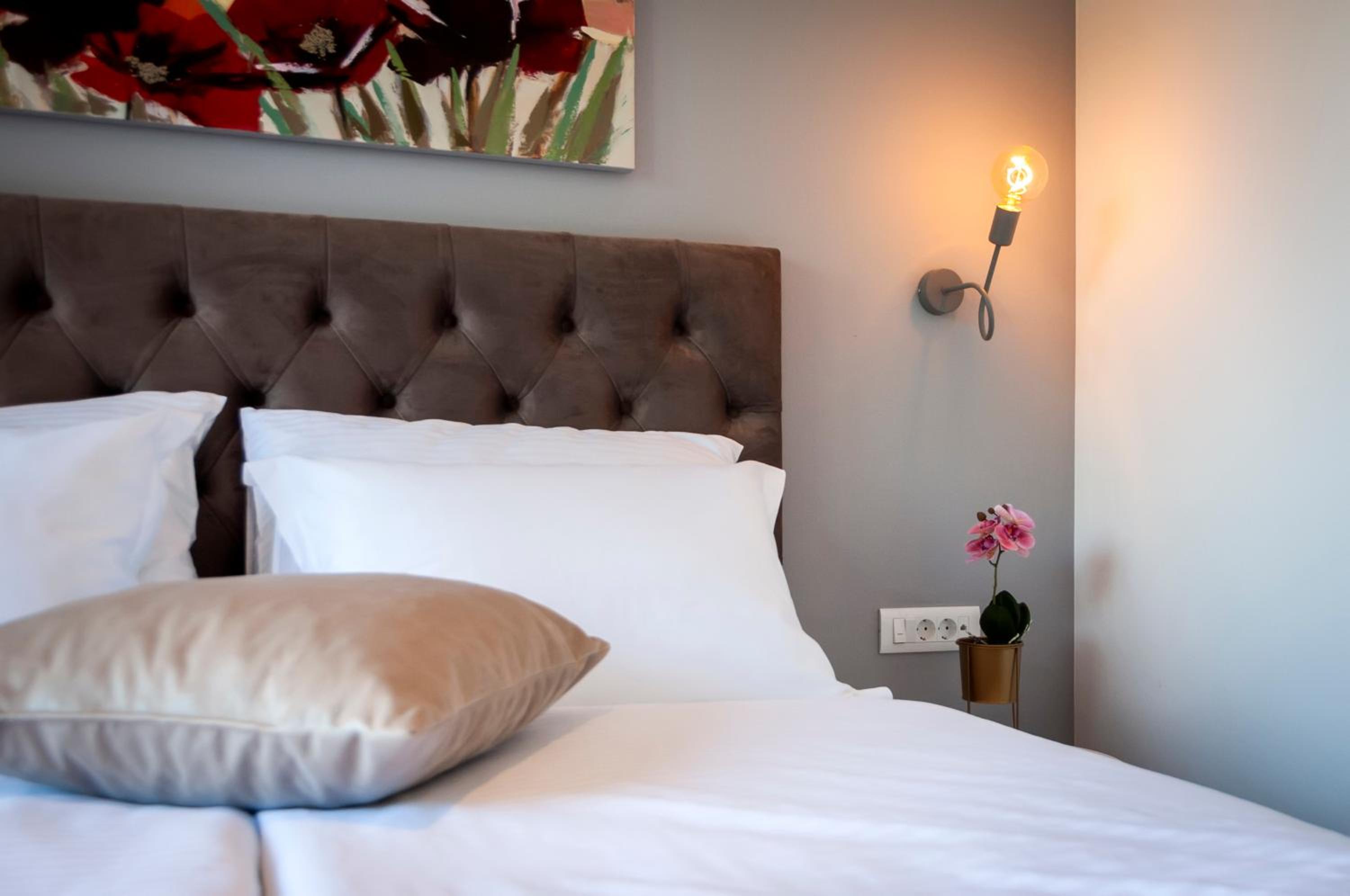 Deluxe Double Room with Balcony and Sea View - Photo 13