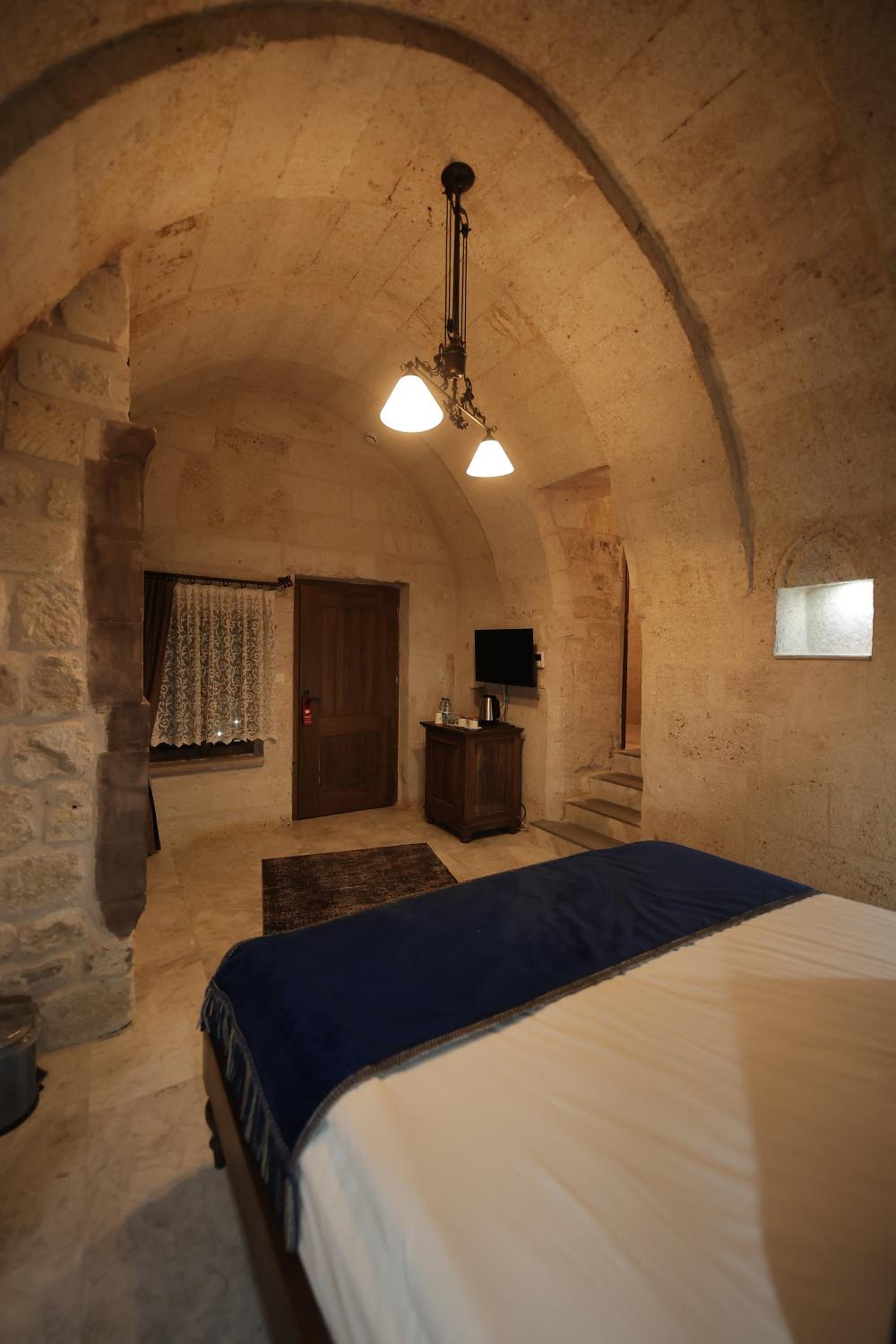 Standard Double Room - Photo 8