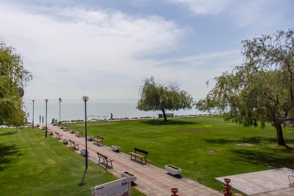 Apartment with Lake View photo 1