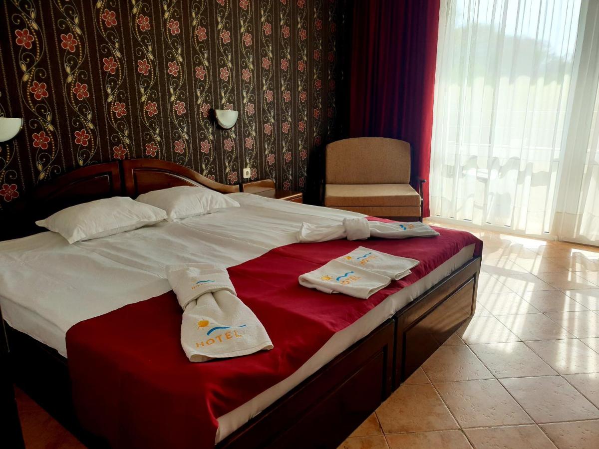 Double Room with Balcony (2 Adults + 1 Child) photo 1
