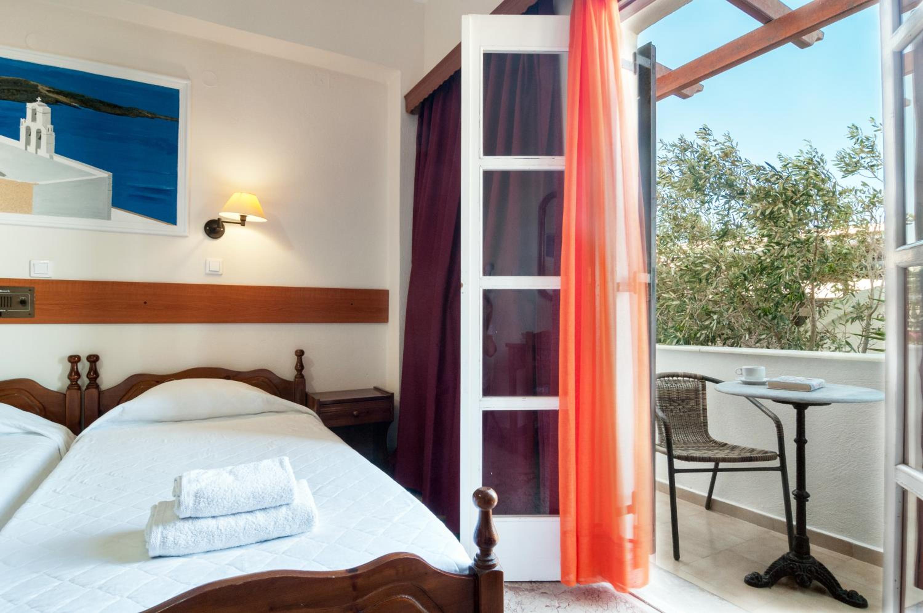 Standard Twin Room - Photo 14