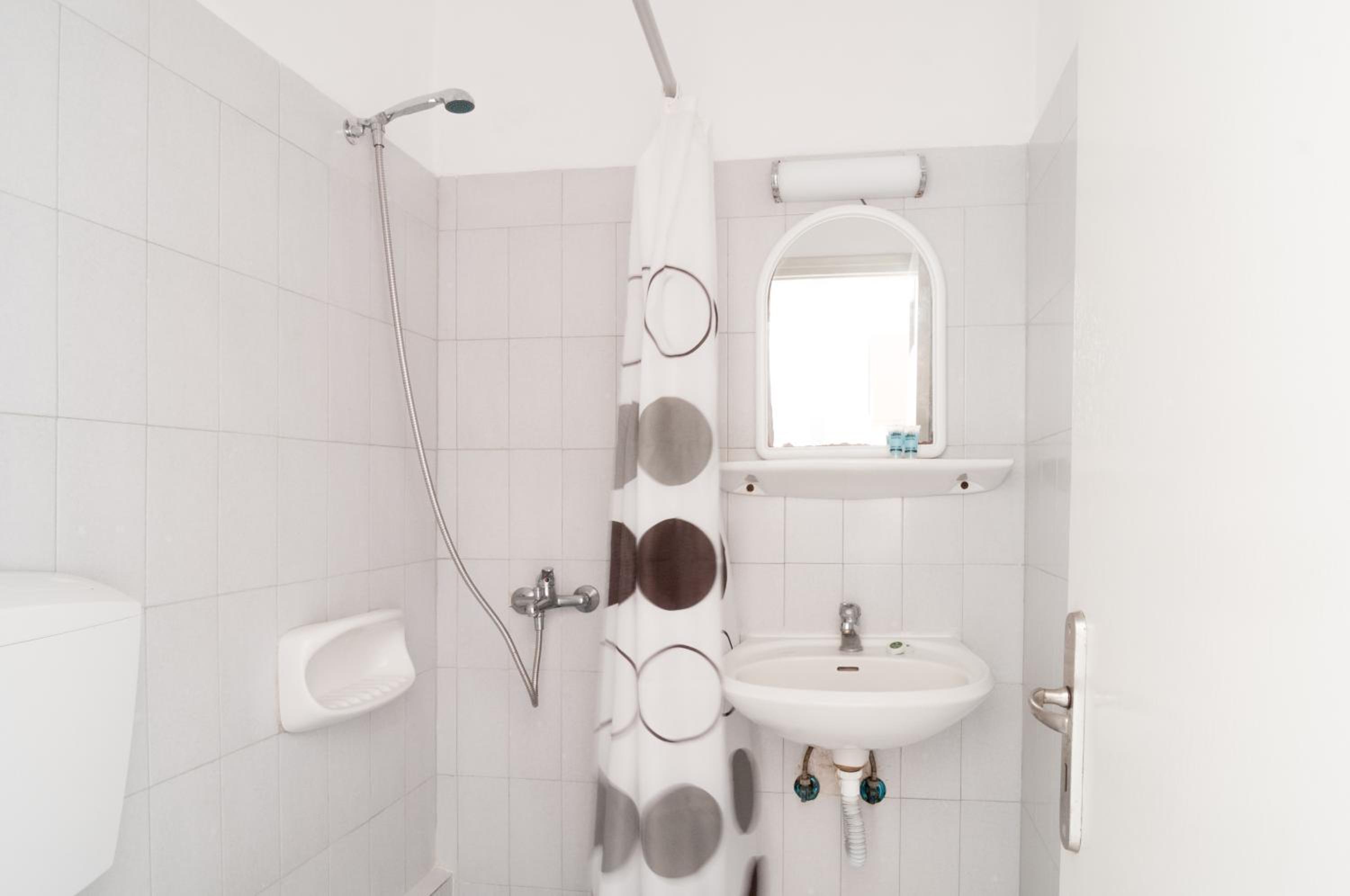 Double Room - Photo 32
