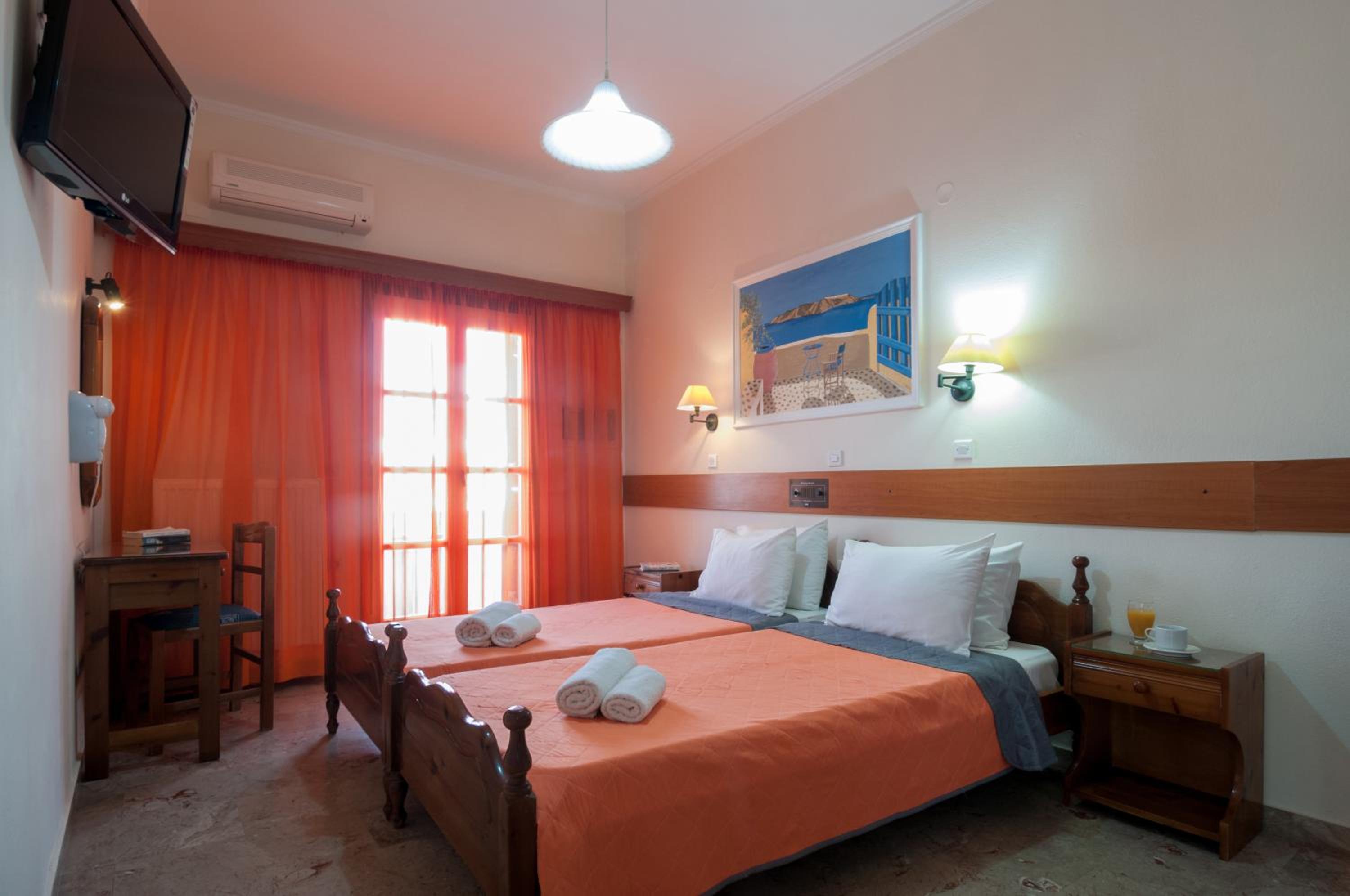 Standard Twin Room - Photo 42