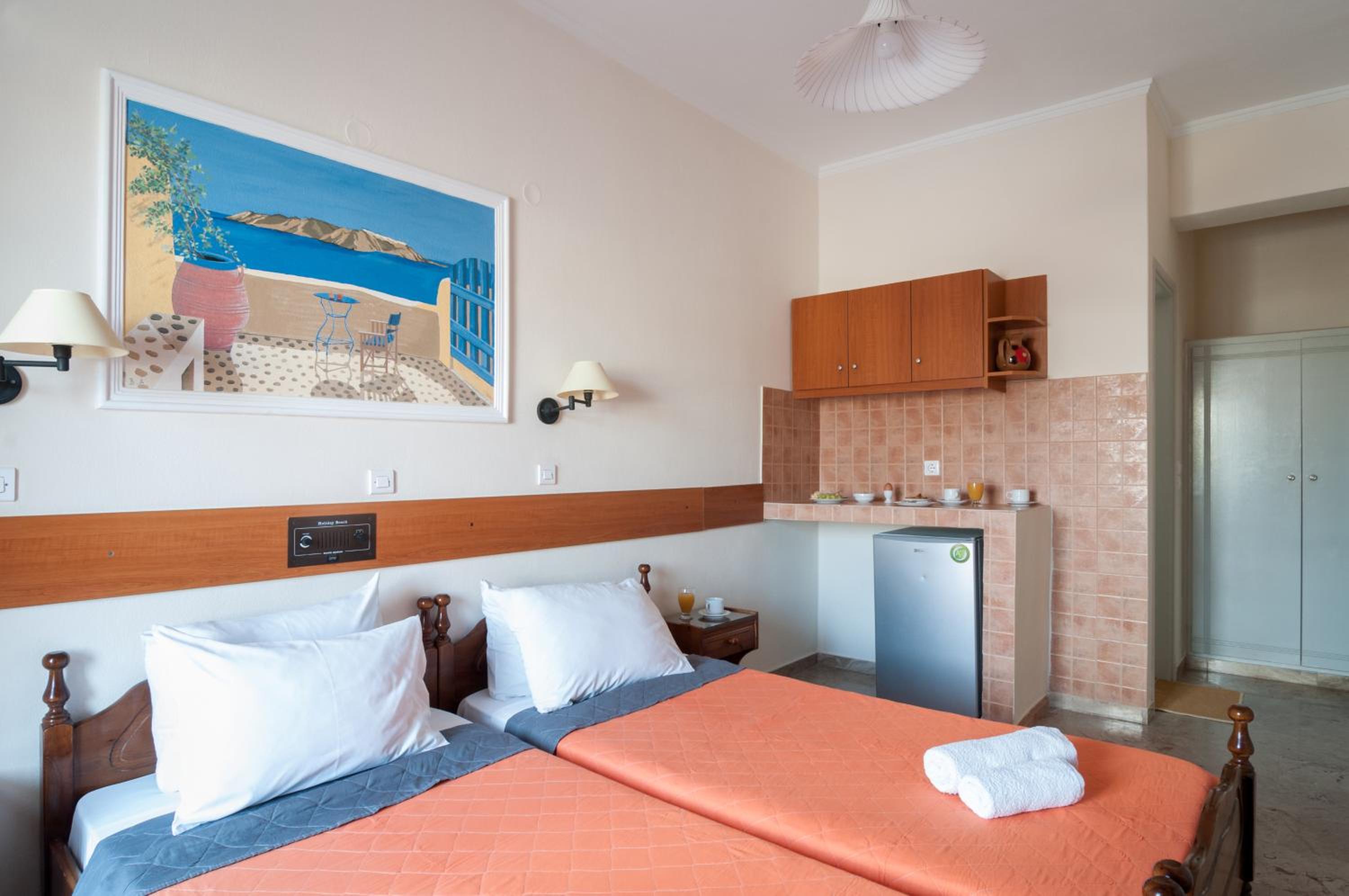 Standard Twin Room - Photo 40