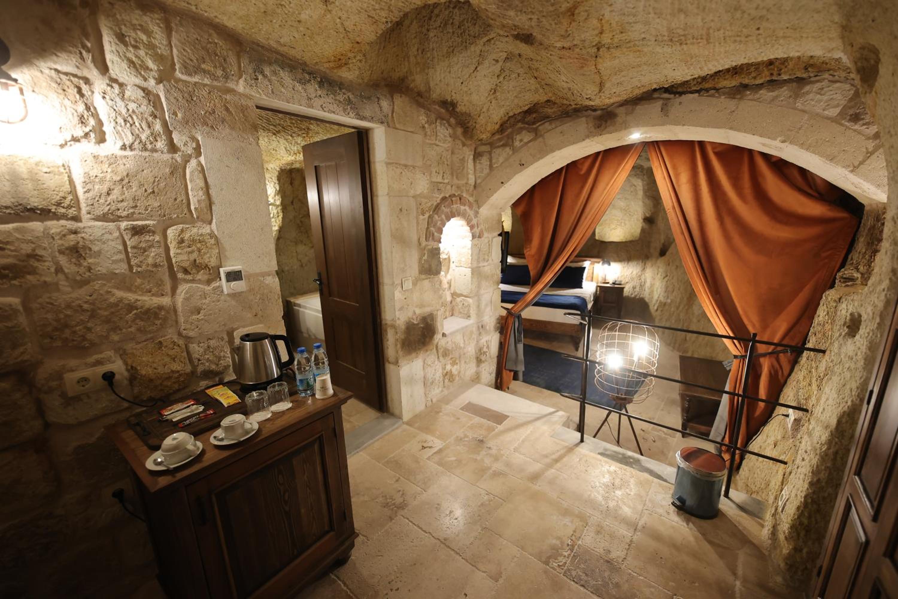 Deluxe Room - Photo 19